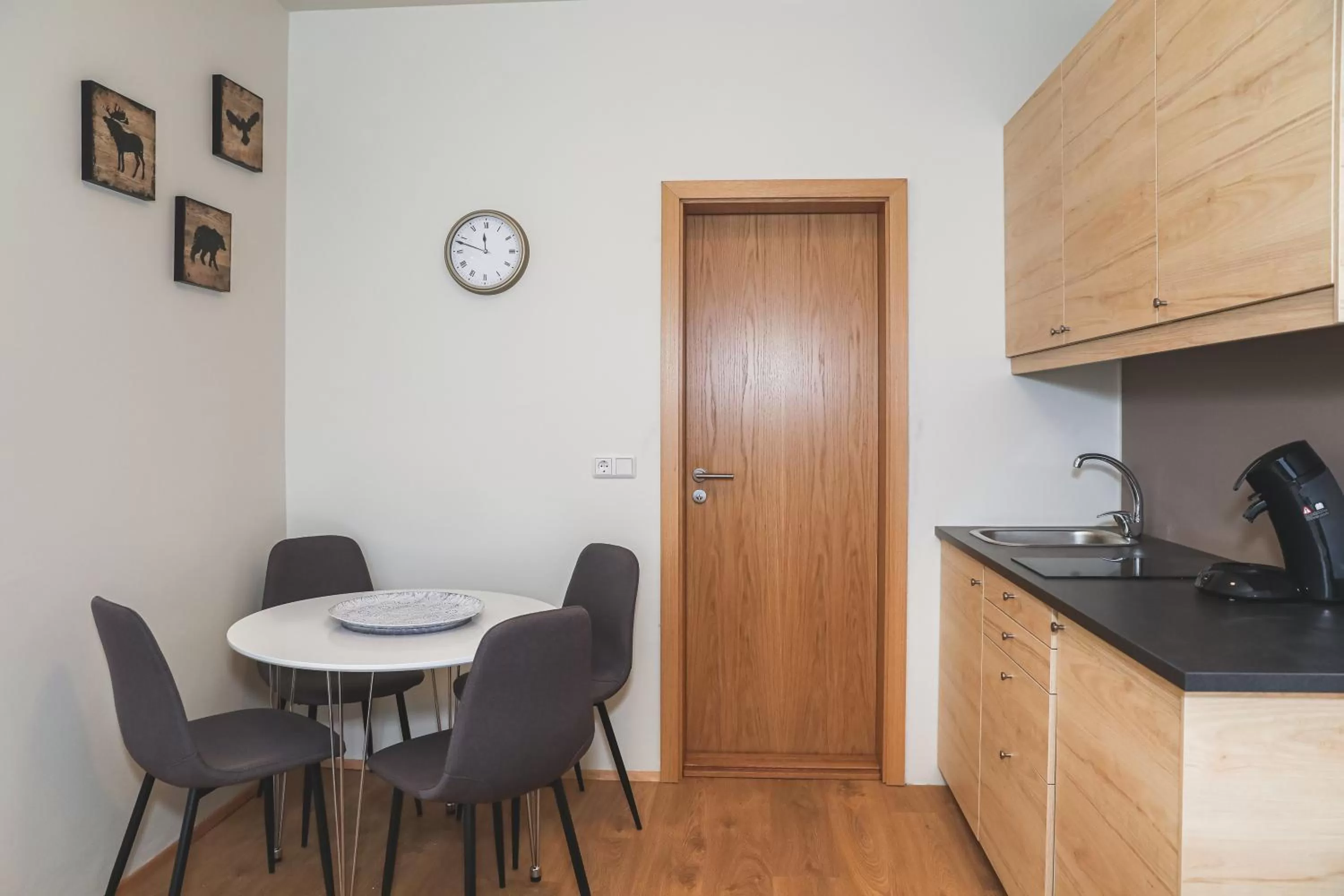 Kitchen or kitchenette in E18 Apartments