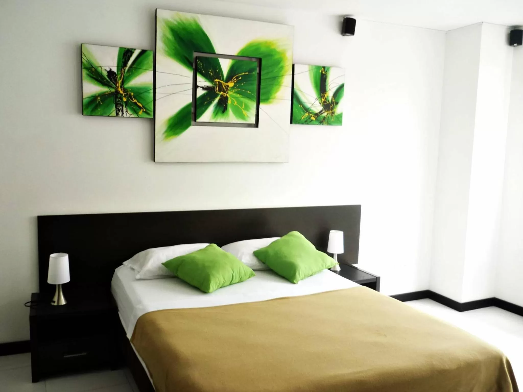 Day in Apartasuites San Marcos