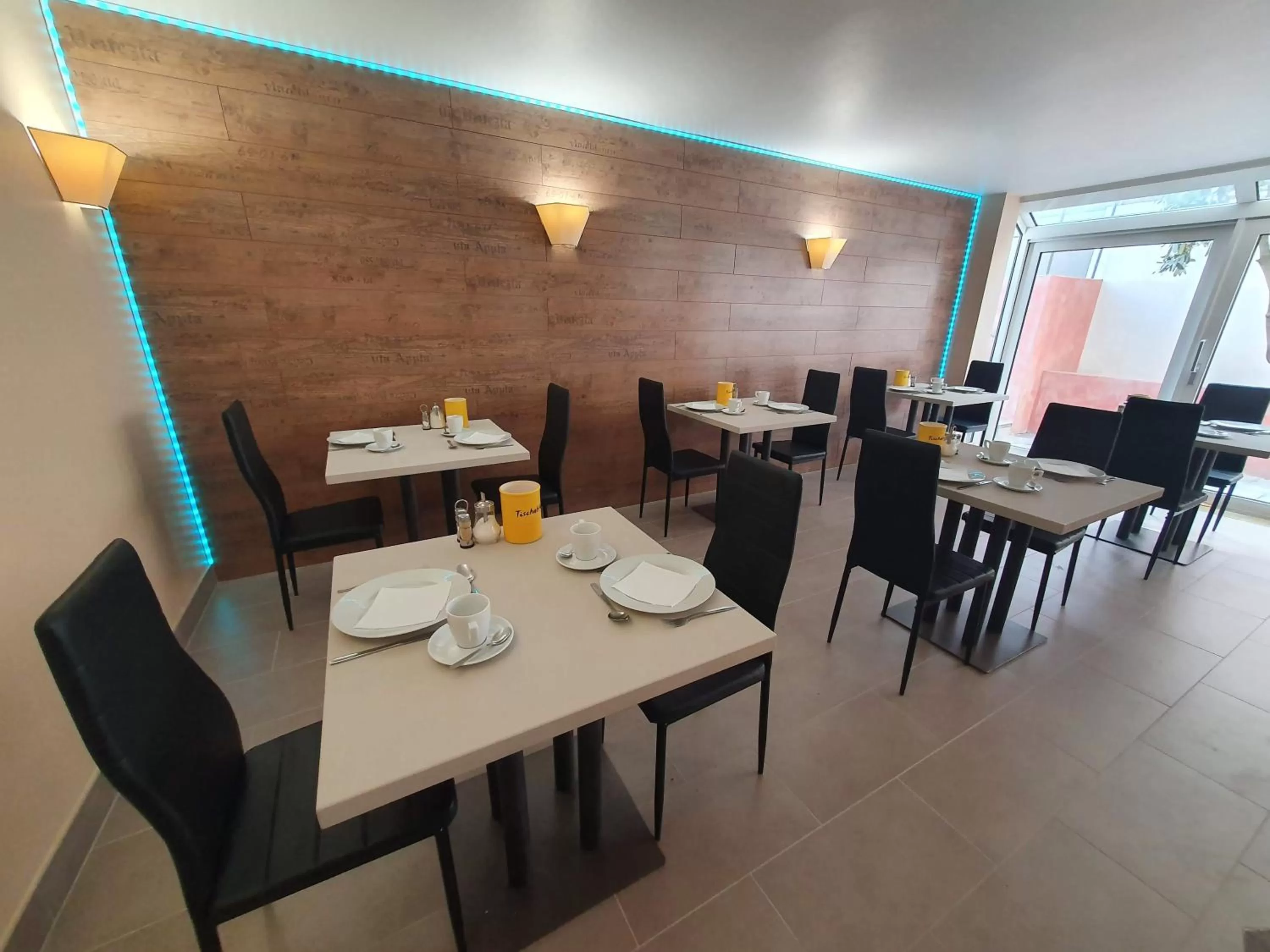 Restaurant/places to eat in Hotel am Kurpark