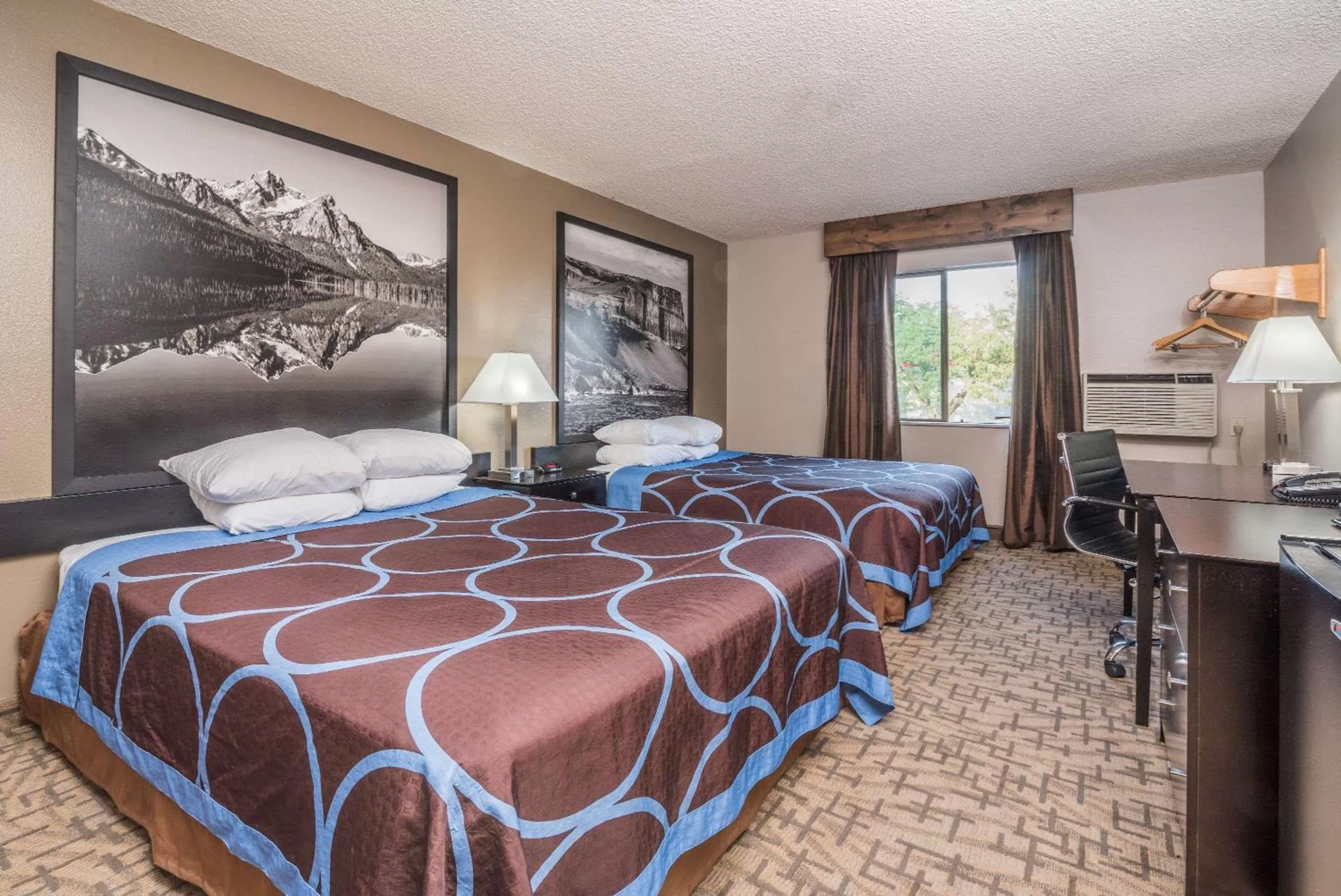 Photo of the whole room, Bed in Super 8 by Wyndham Boise