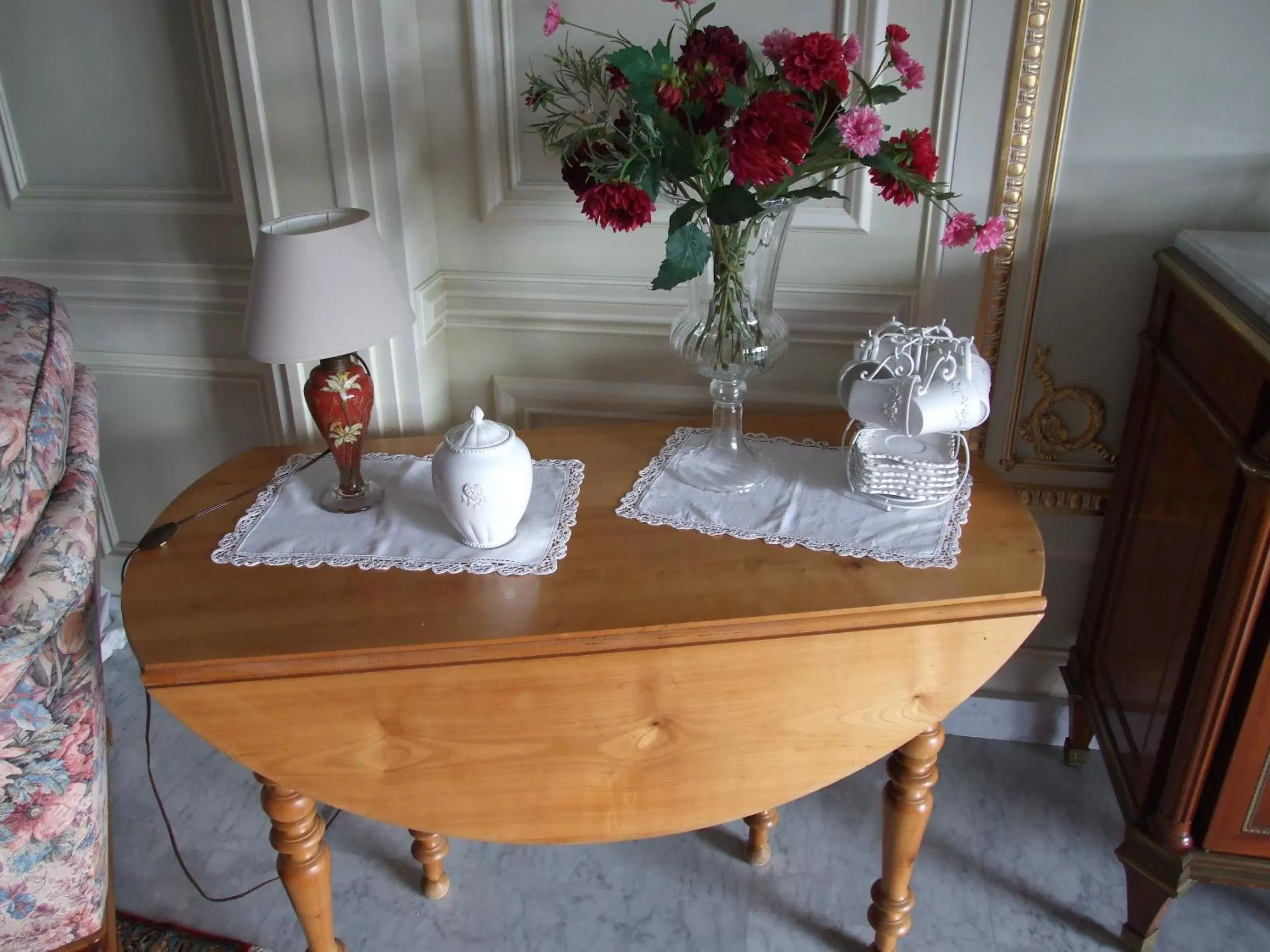 Dining Area in il giardino F Heudier ,E Decourcy ,Tessy sur vire Manche