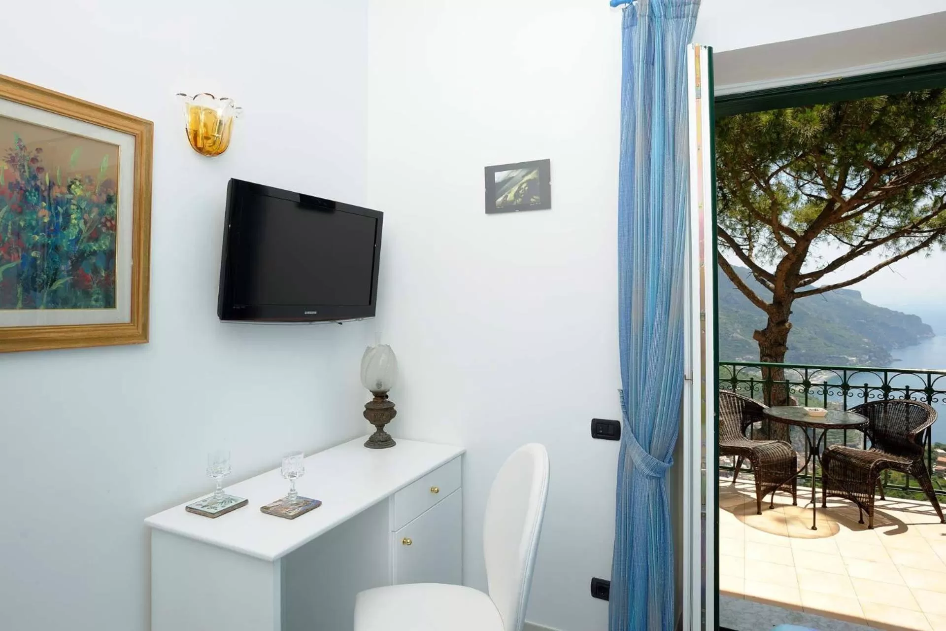 Bedroom in Auditorium Rooms