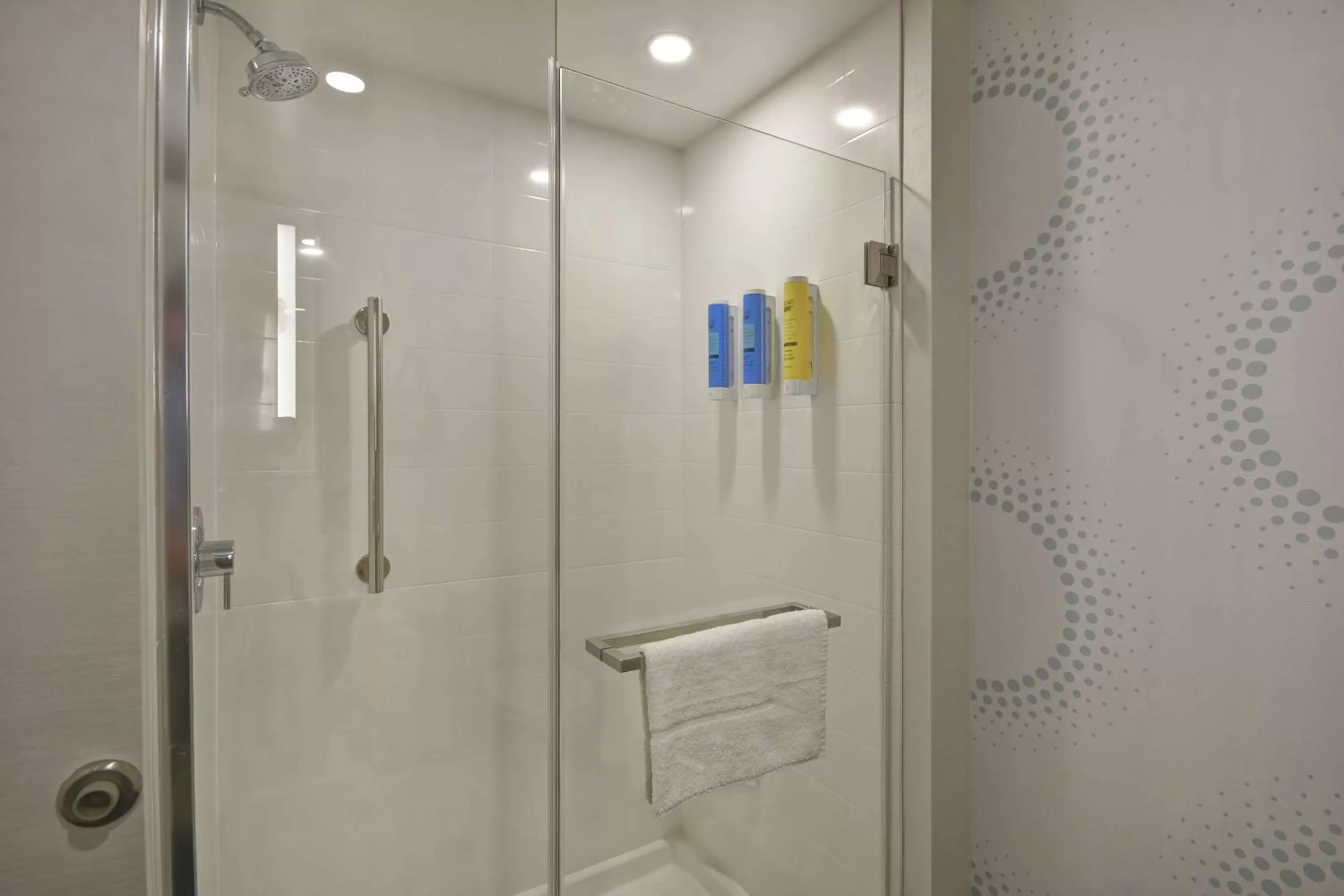 Bathroom in Tru By Hilton Beavercreek Dayton