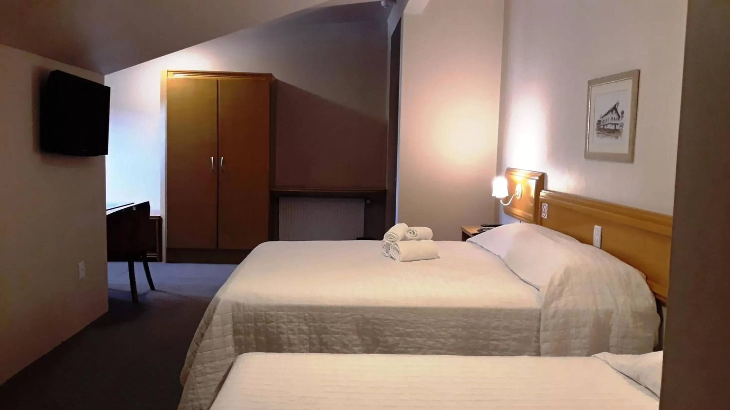 Bed in Farina Park Hotel