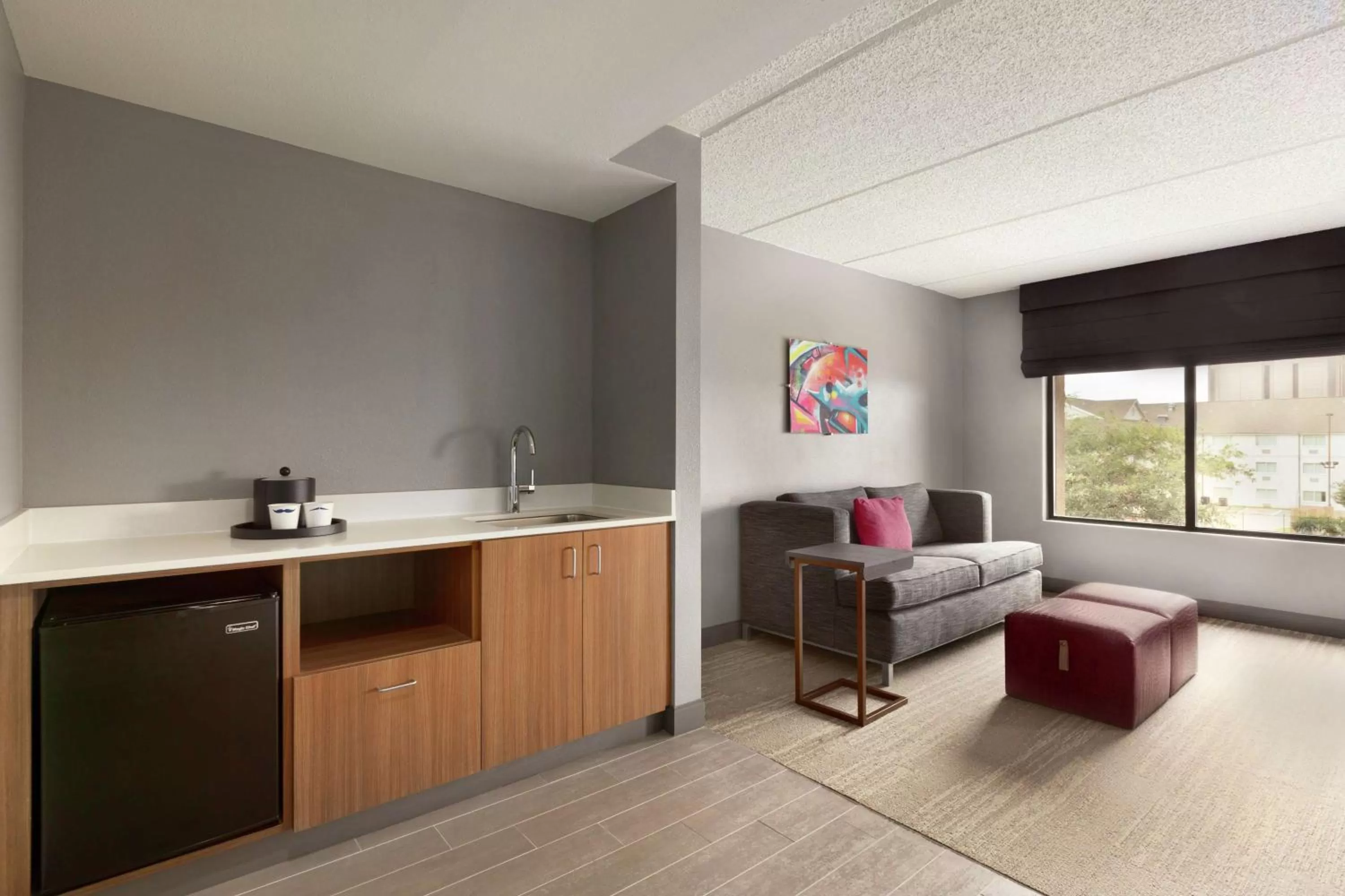 Living room in Hampton Inn - Houston/Brookhollow