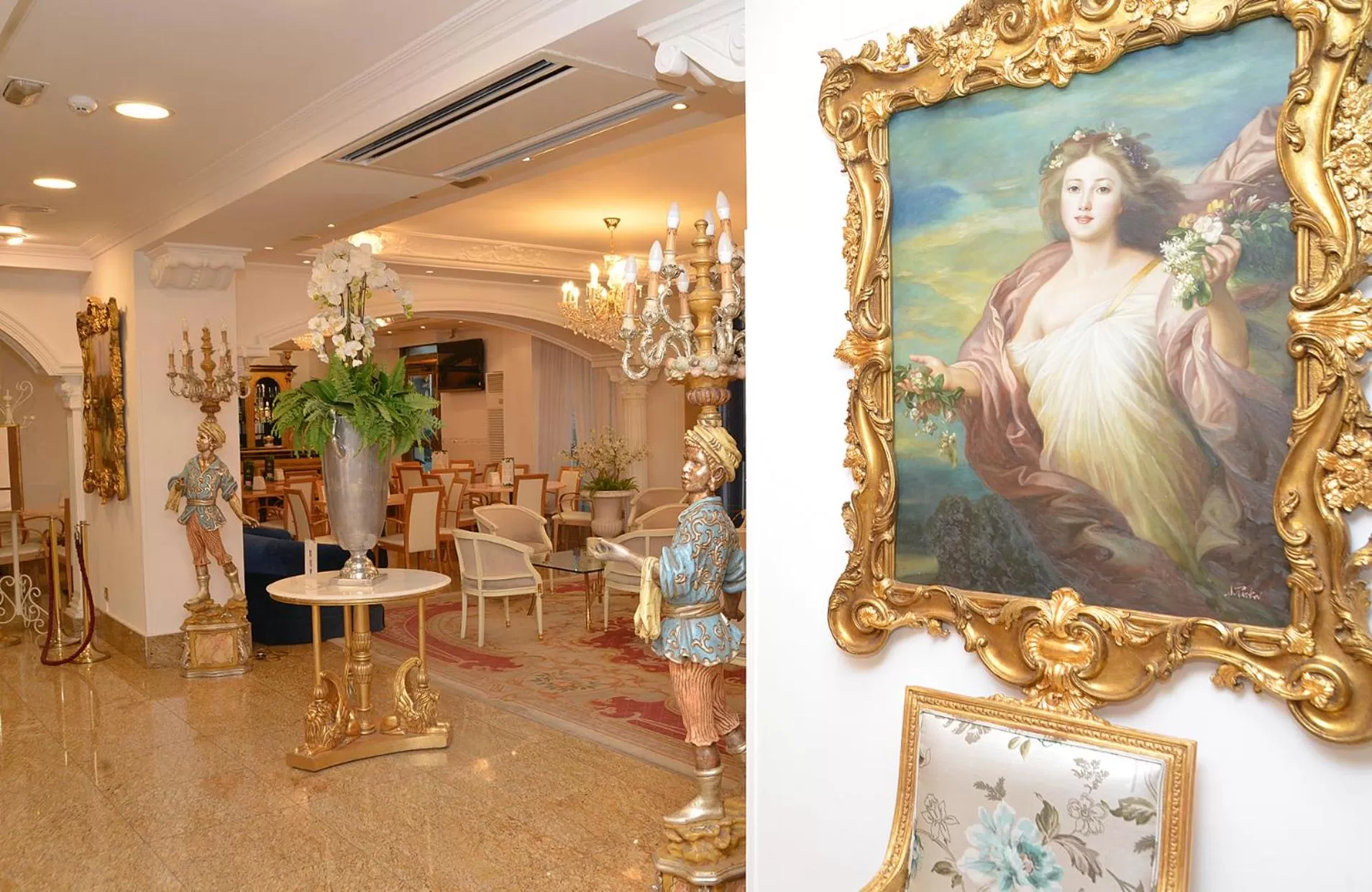 Lobby or reception in Artheus Carmelitas Salamanca