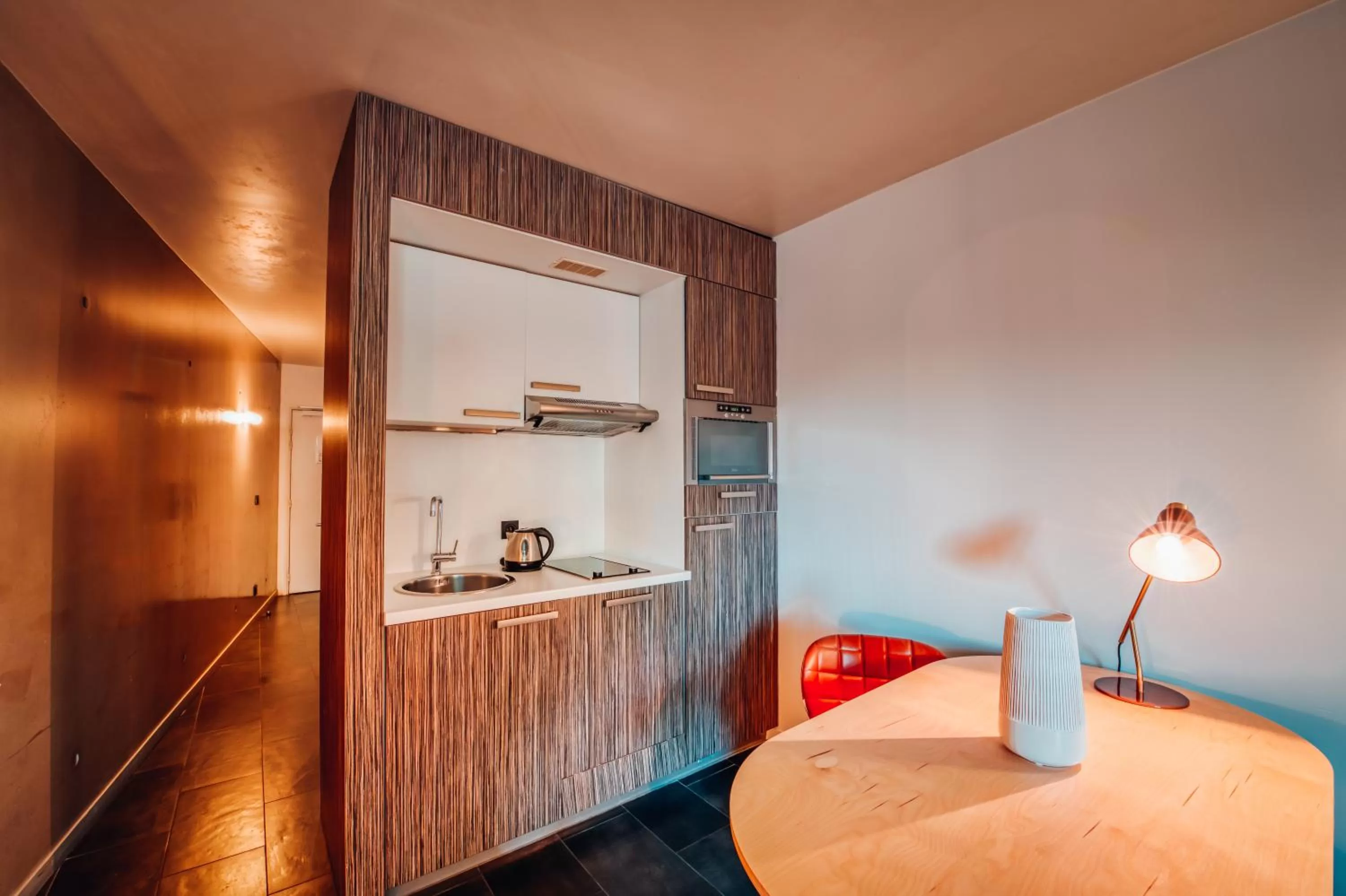 Kitchen or kitchenette, Bed in COWOOL Cergy