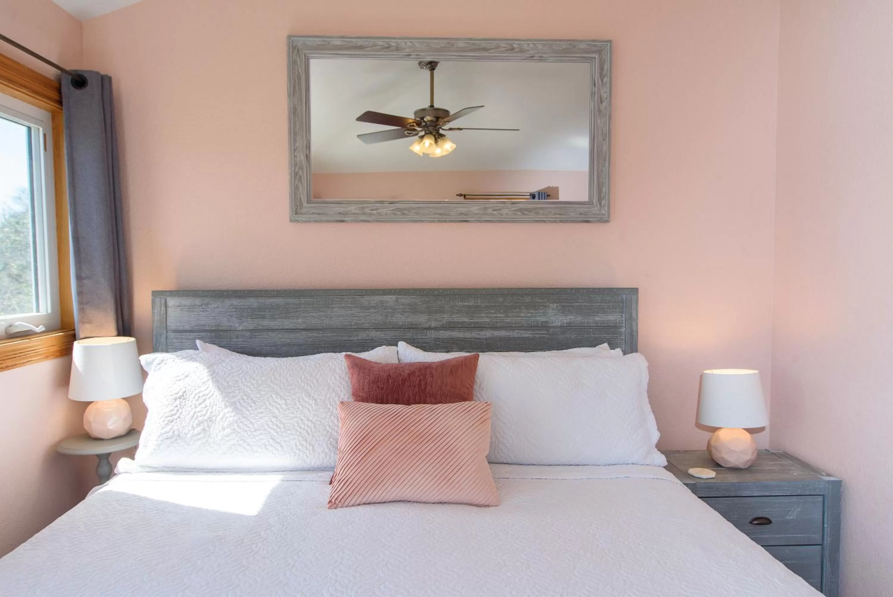 Bed in The Inn on Pamlico Sound