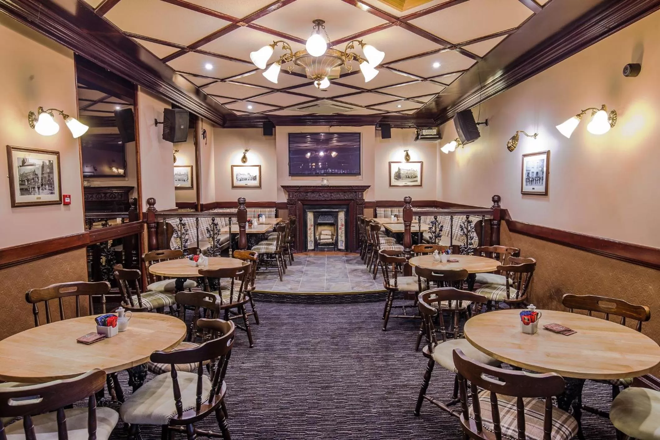 Restaurant/places to eat in Globe Inn