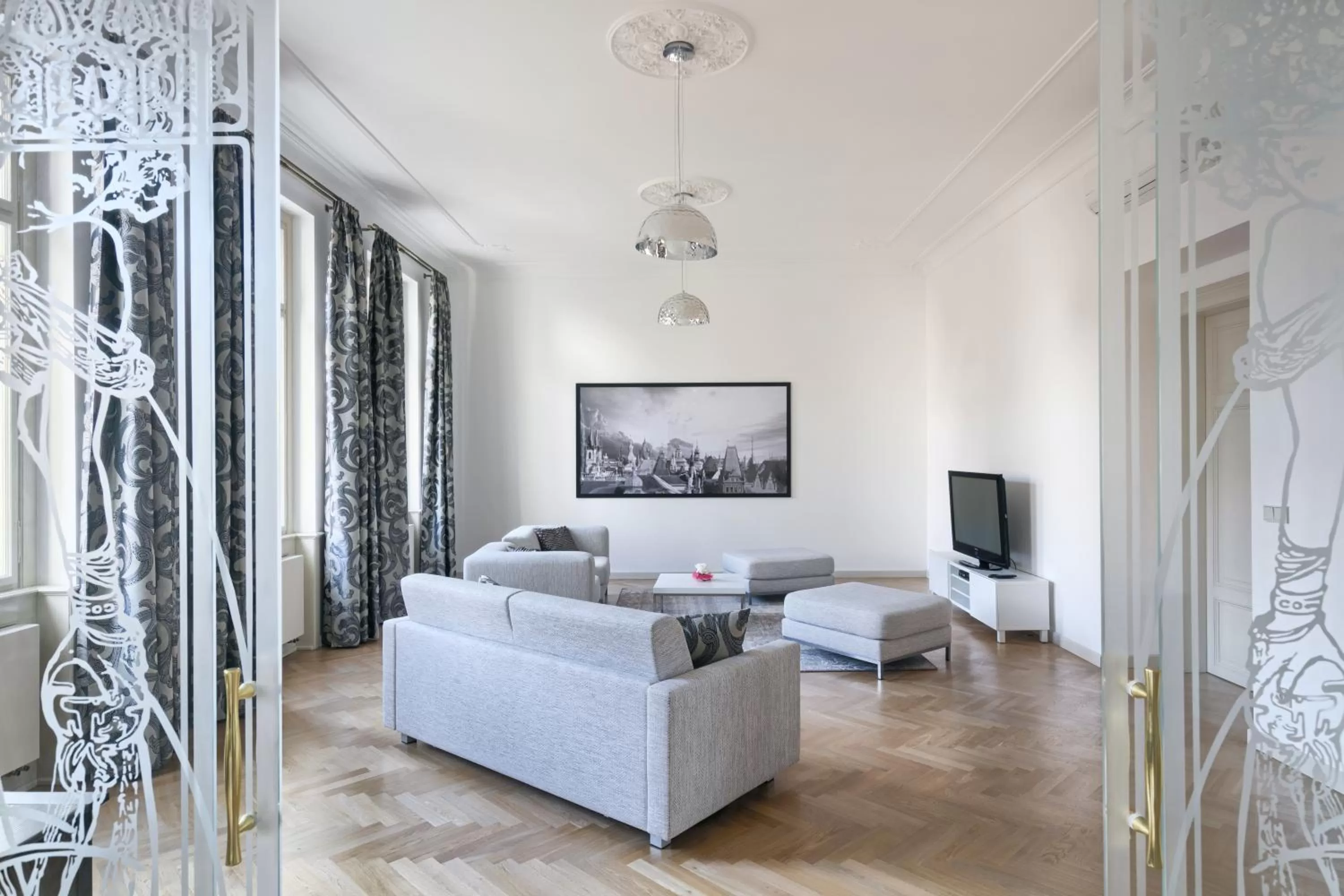 Photo of the whole room in Grand Central Residence by TKC