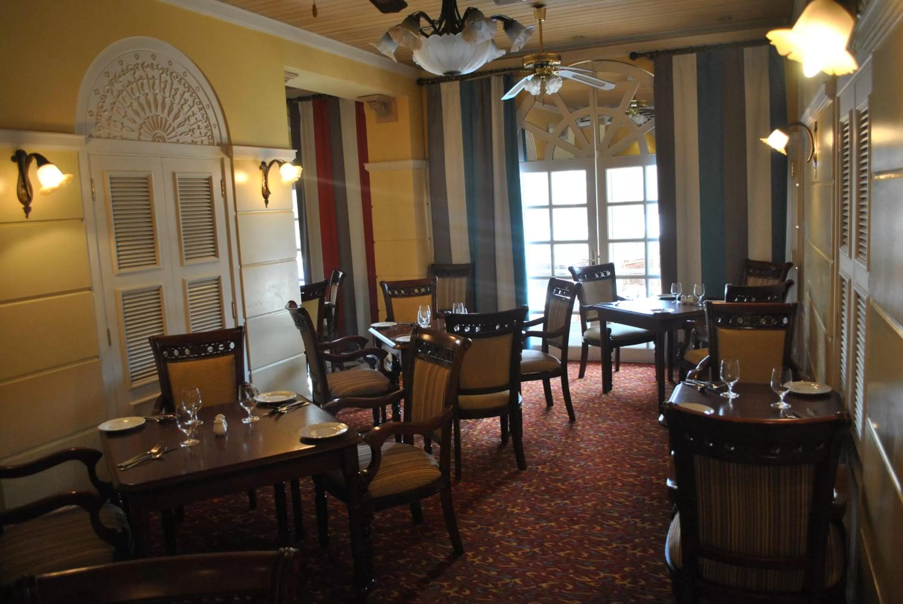 Dining area in Chelsea Plaza Hotel