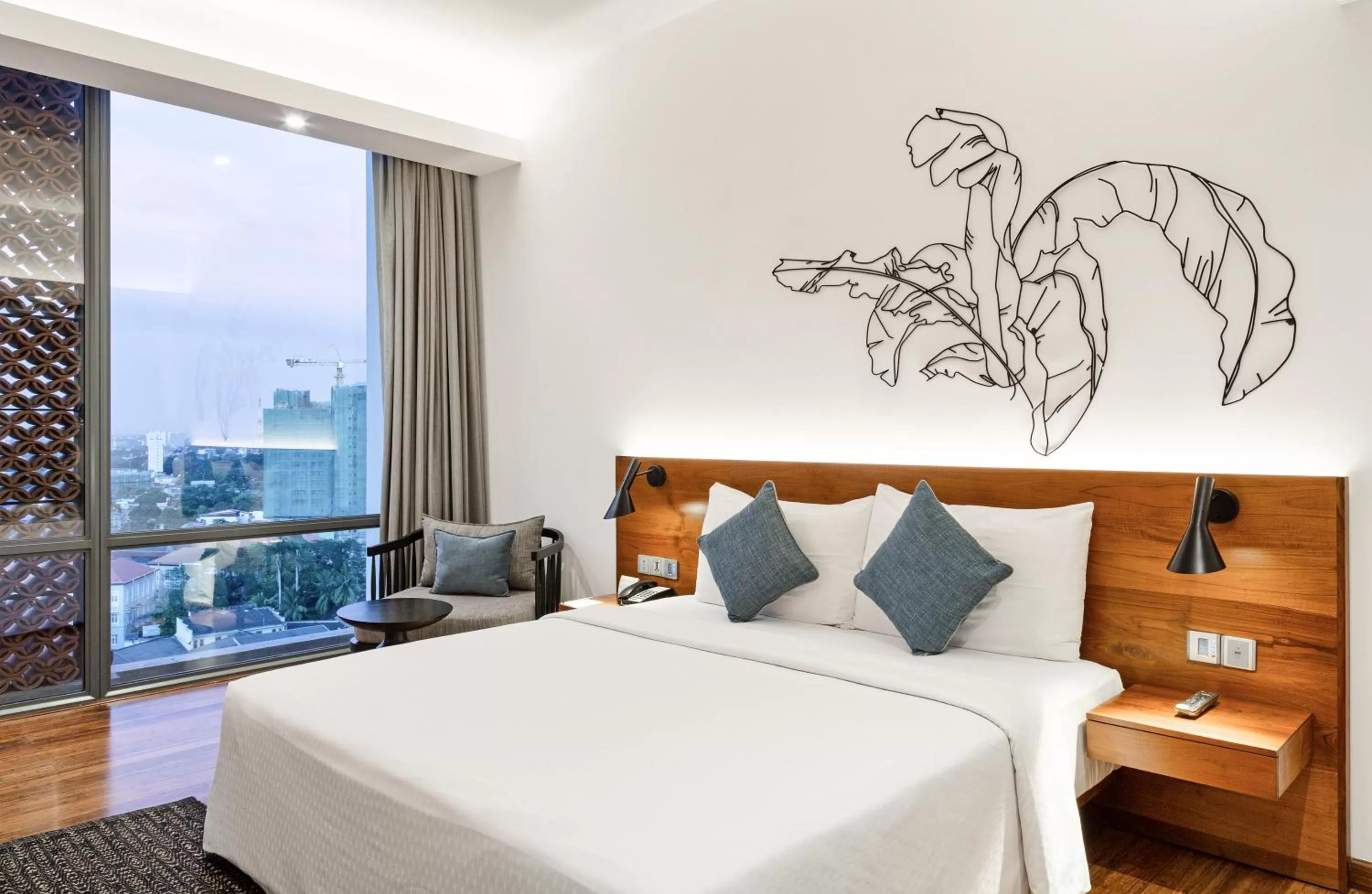 Bed in Jetwing Colombo Seven