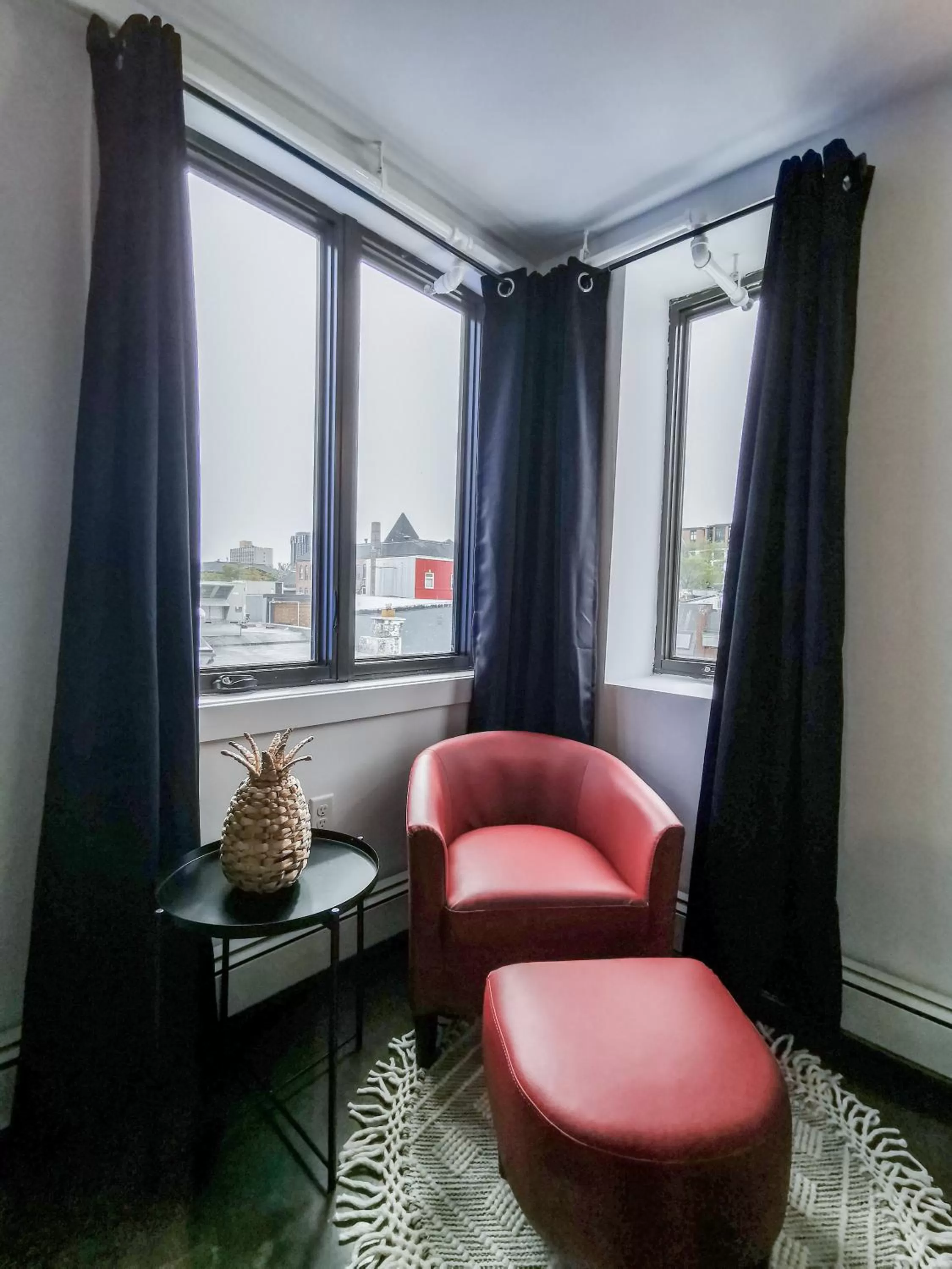 Cameo Hotel and Suites