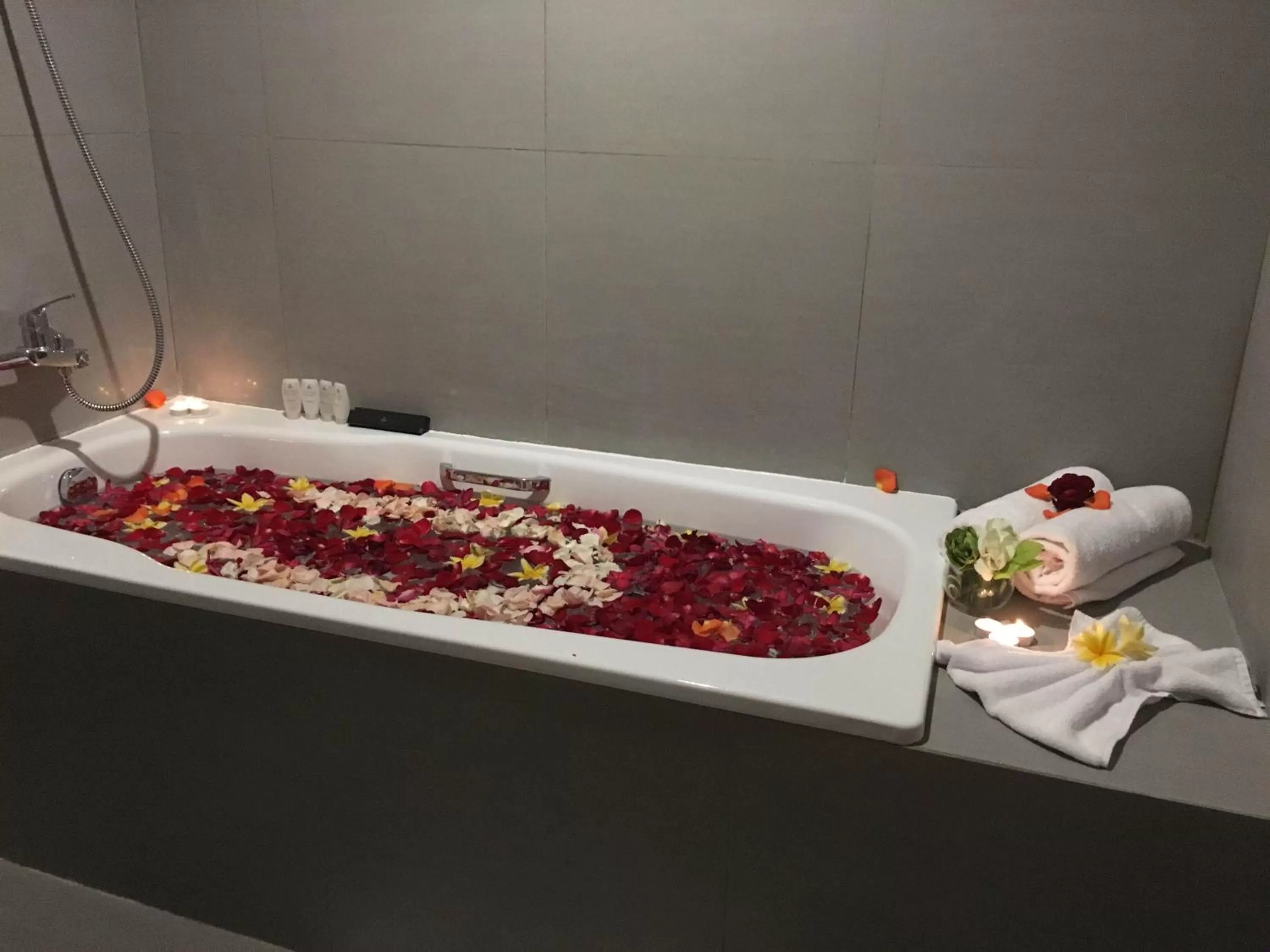 Massage in Ayaka Suites