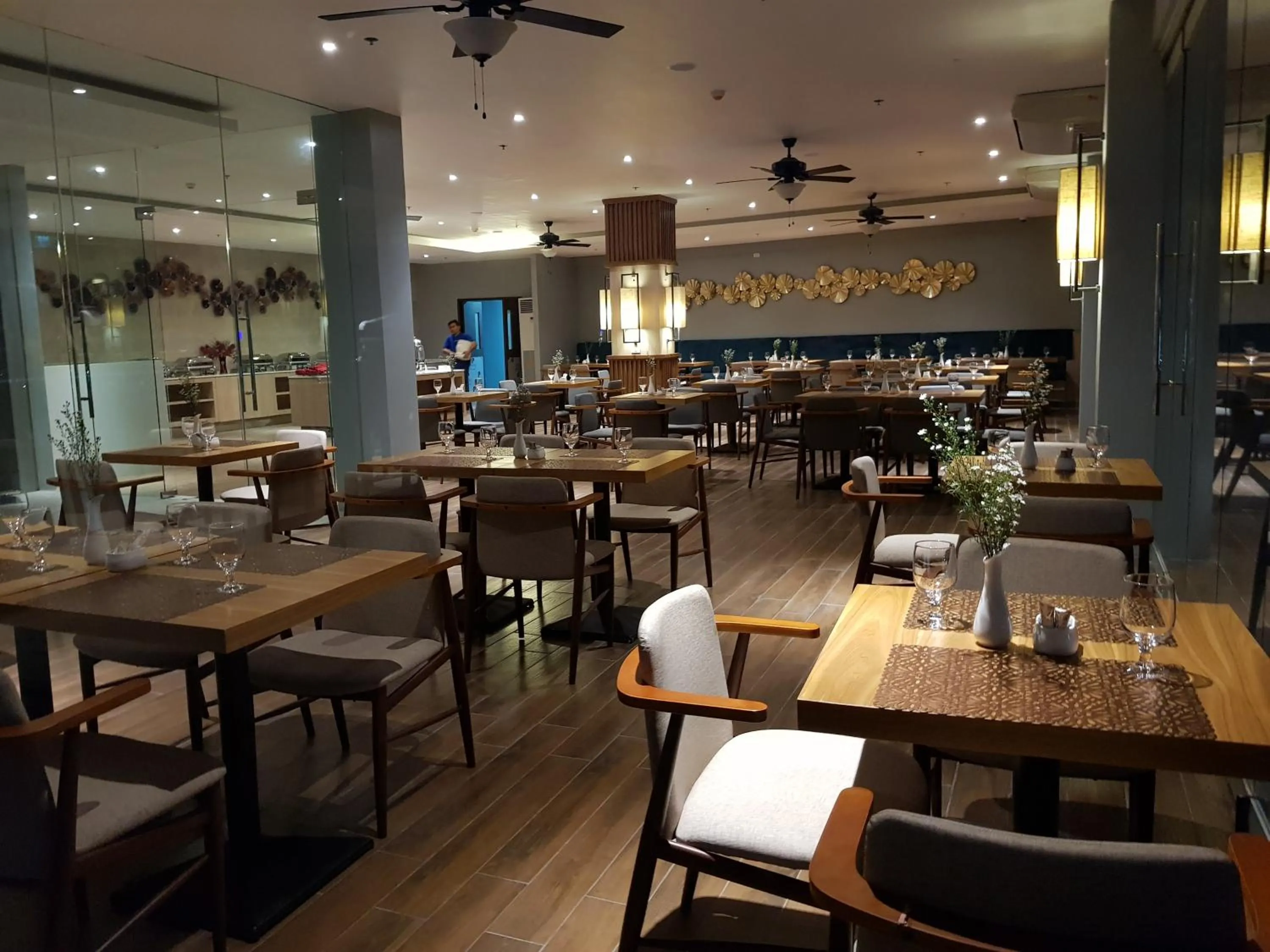 Restaurant/places to eat in Blue Lotus Hotel