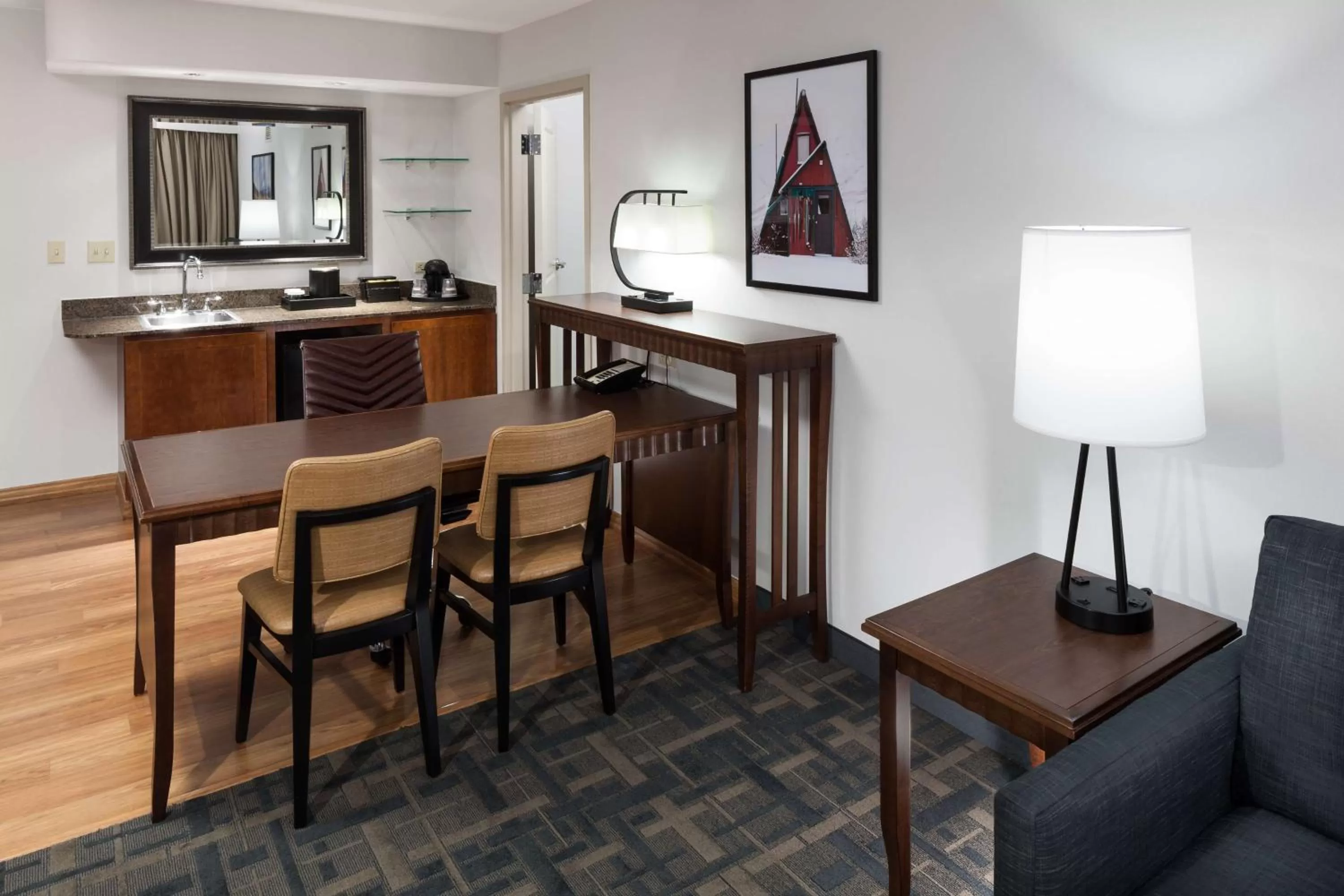 Kitchen or kitchenette in Embassy Suites Anchorage