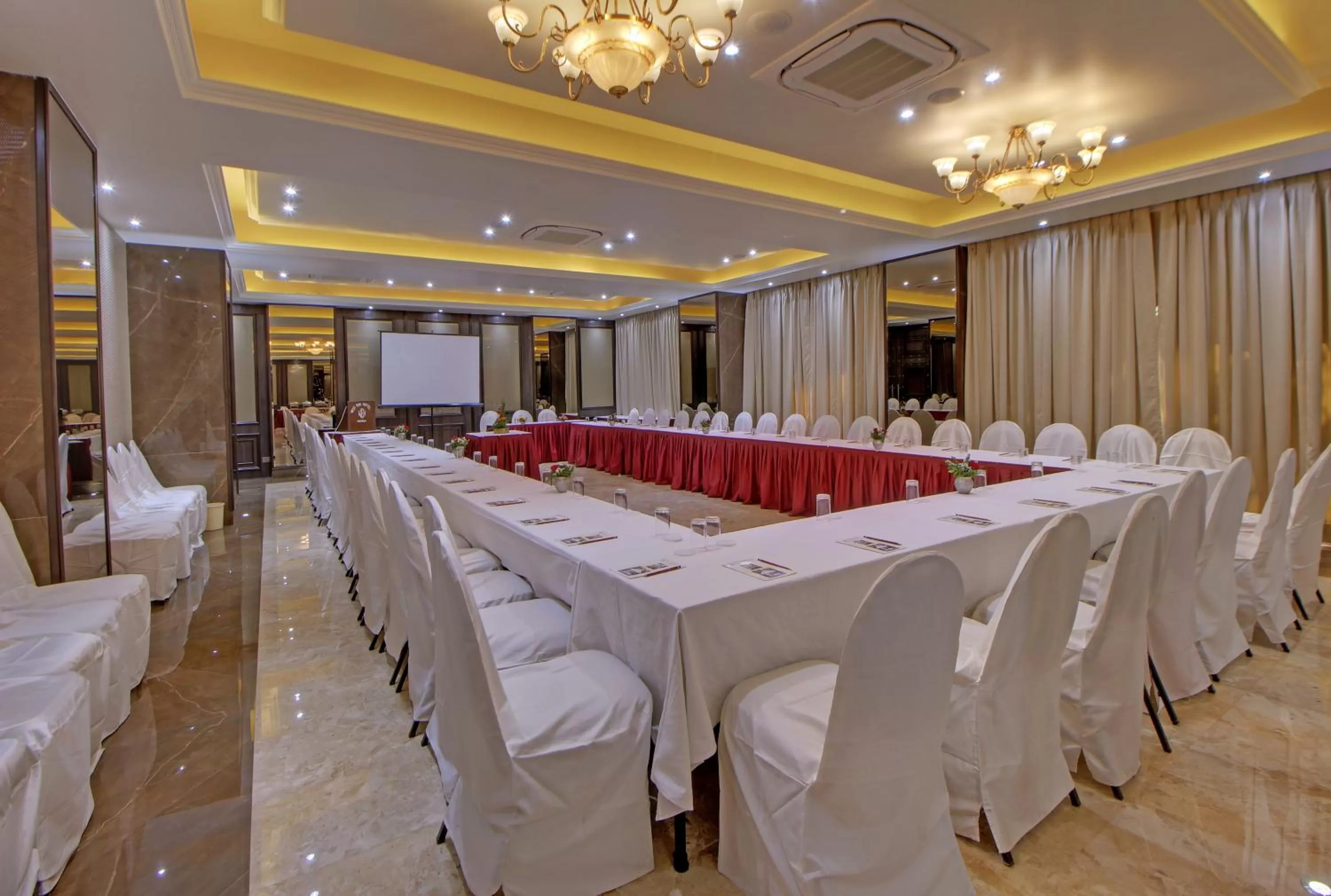 Banquet/Function facilities in West End Hotel Opp Bombay Hospital