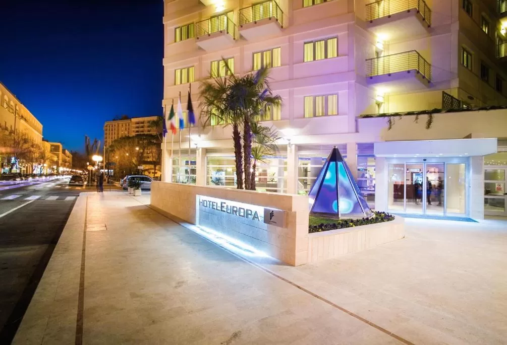 Facade/entrance in Hotel Europa