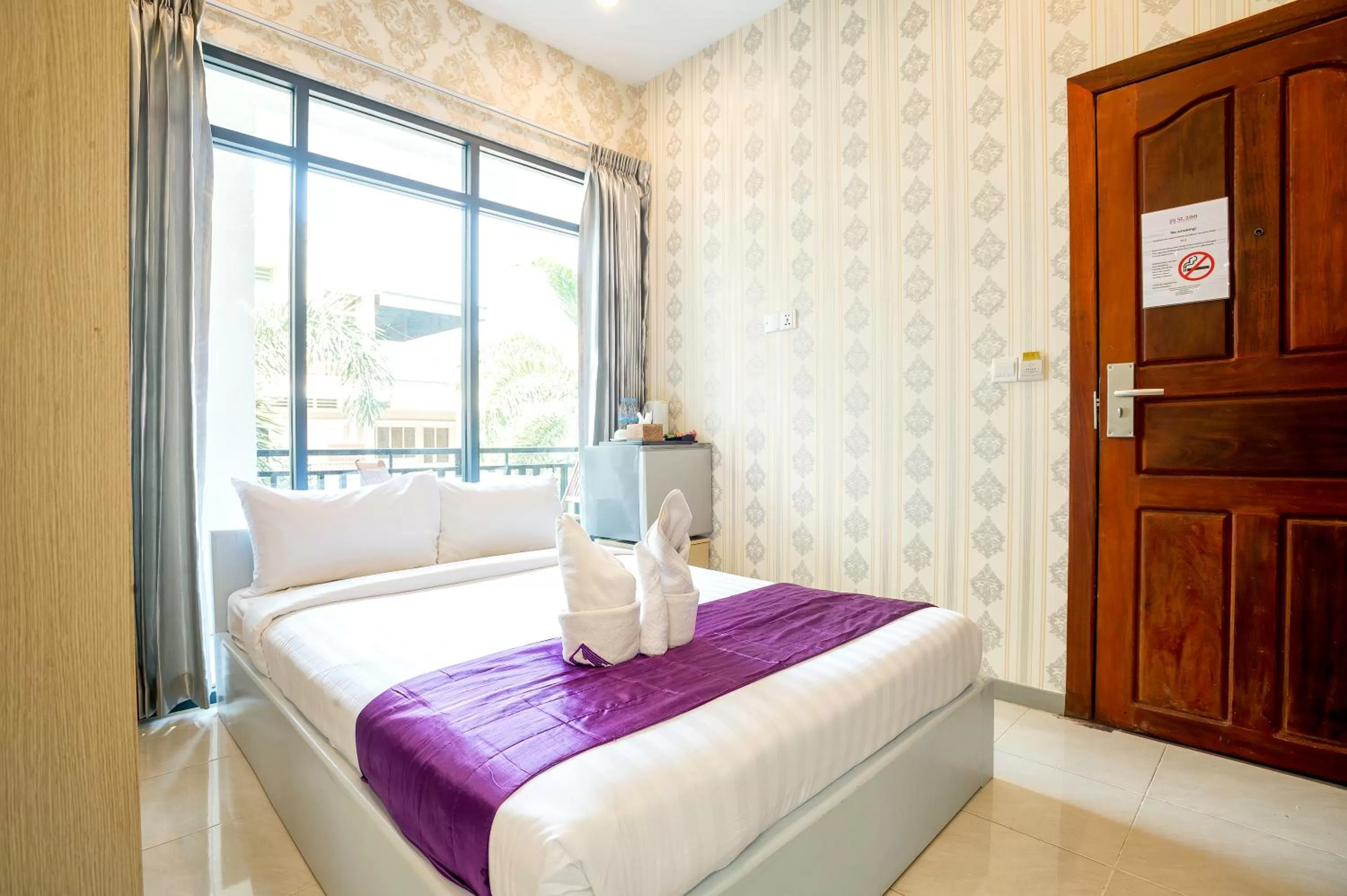 Photo of the whole room, Bed in White Residence Hotel & Apartment