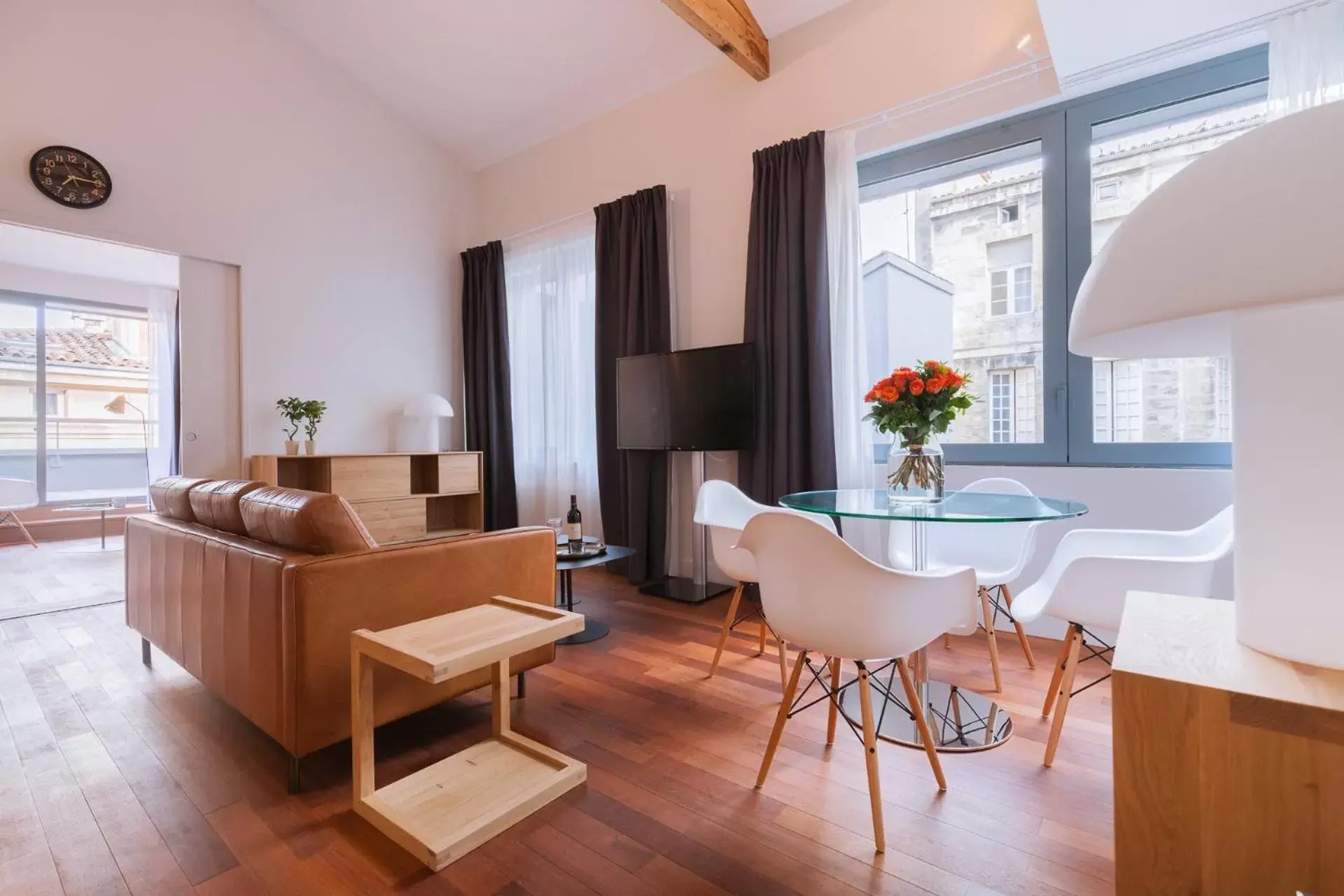 Apartment with Terrace in LOFT luxe hyper centre: terrasse/piscine/ salle de sport Apartment with Terrace in LOFT luxe hyper centre: terrasse/piscine/ salle de sport