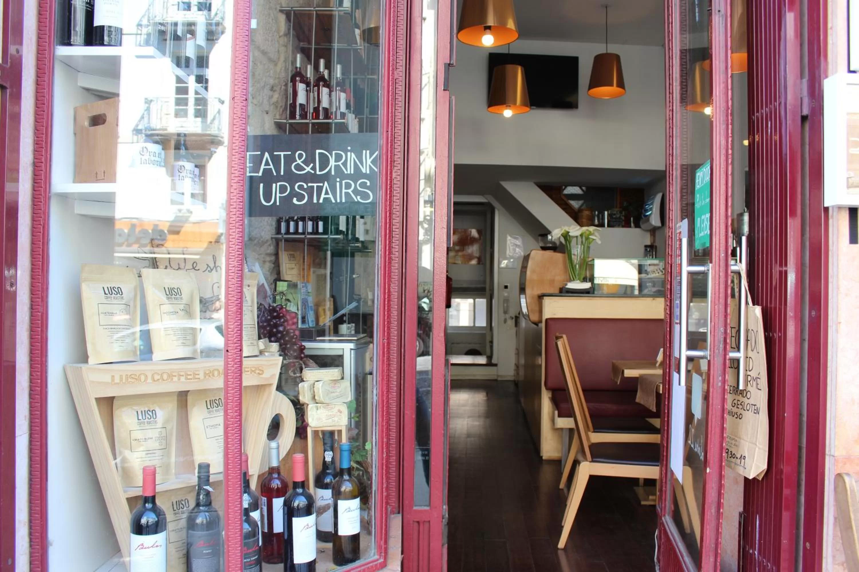 Restaurant/places to eat in Linha 22