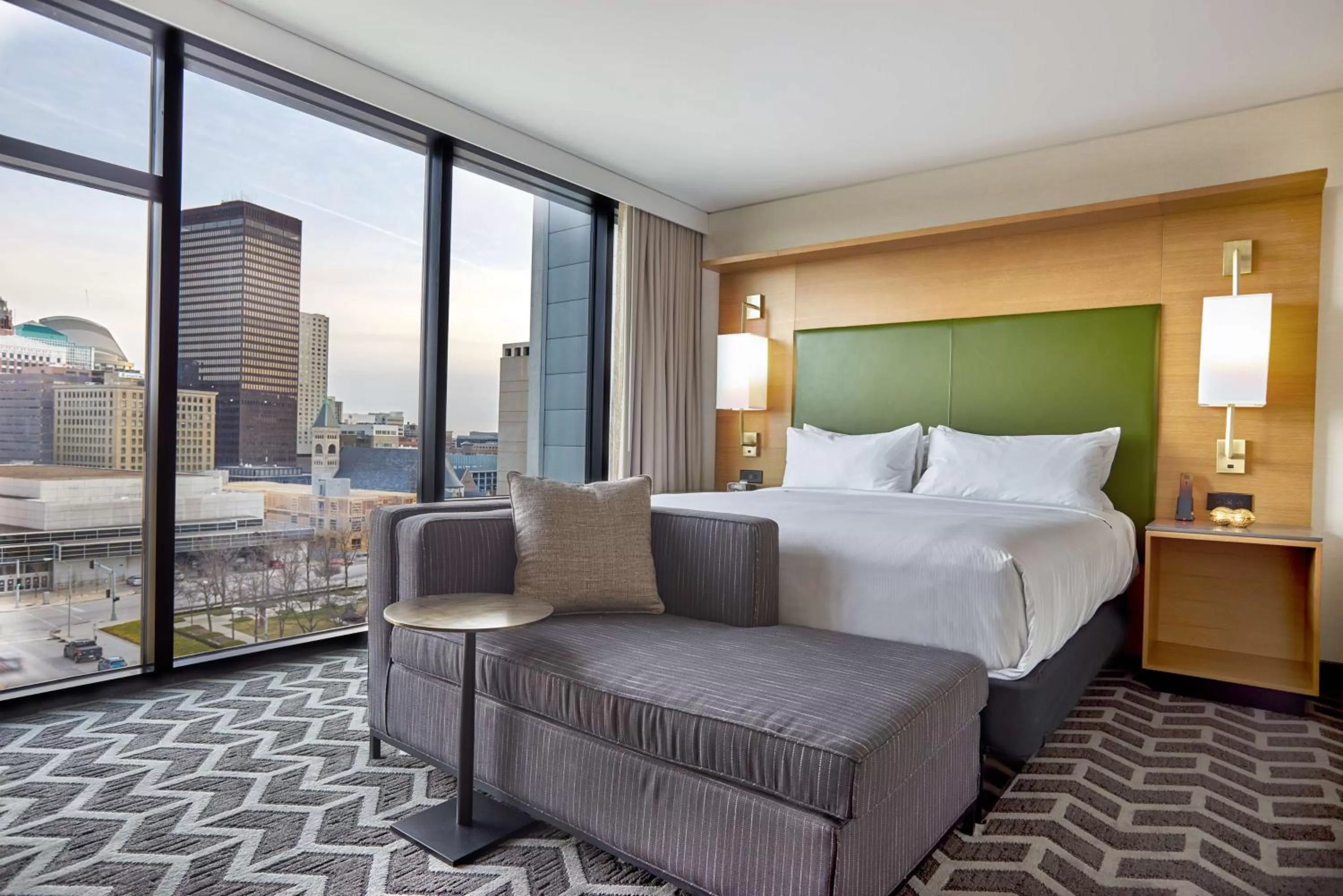 Living room, Bed in Hilton Des Moines Downtown