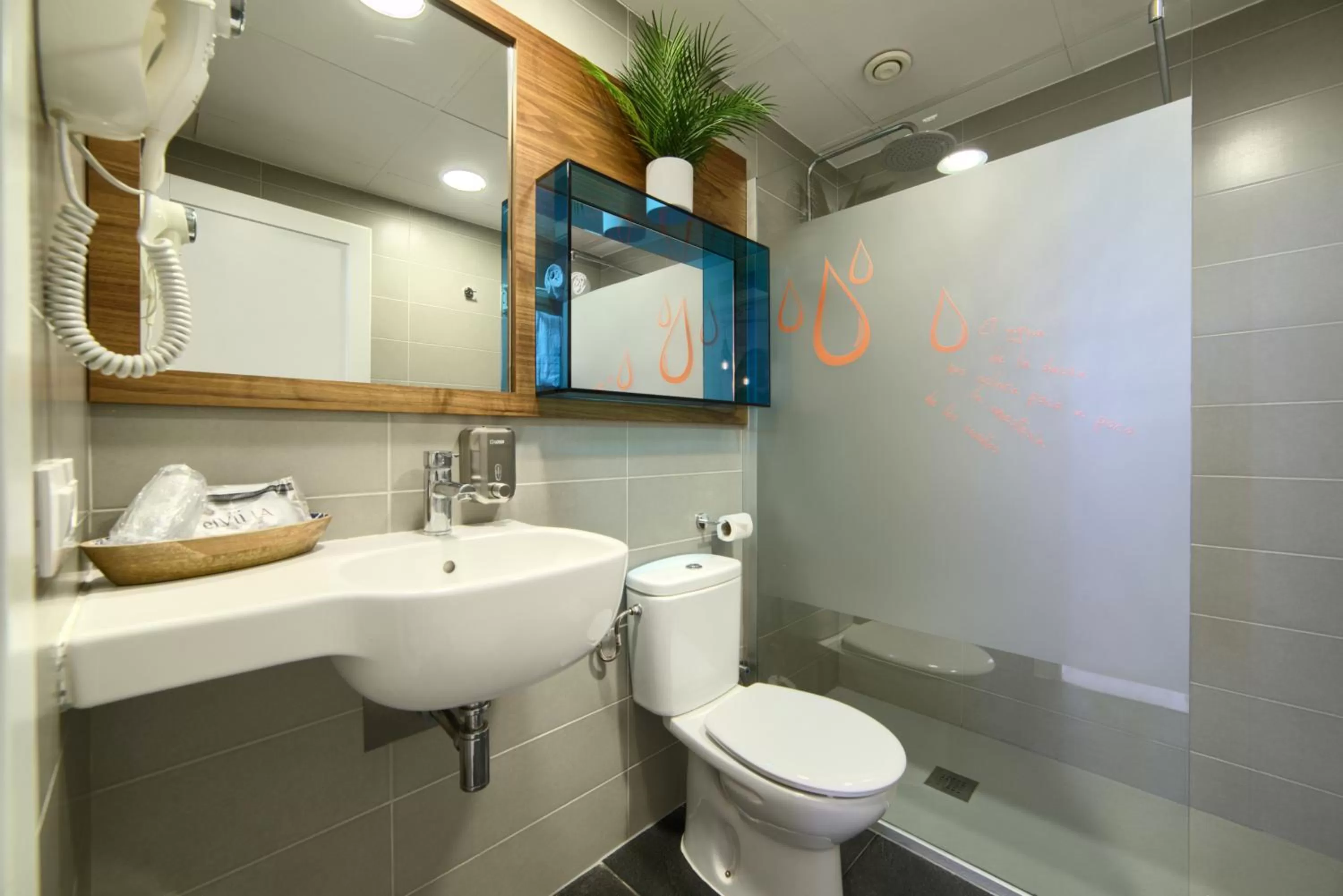 Toilet in Hotel Luze El Villa