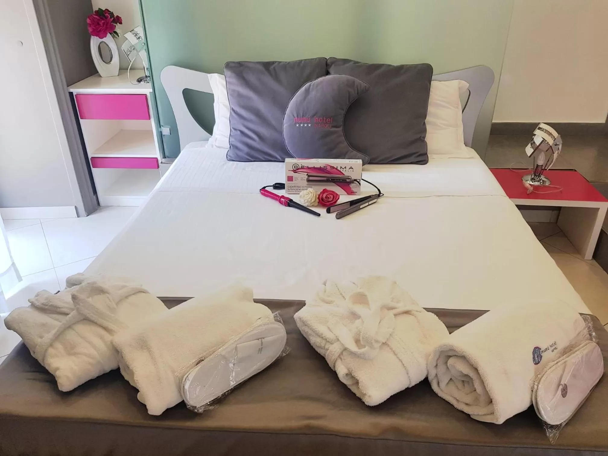 heating, Bed in Hotel Nunù