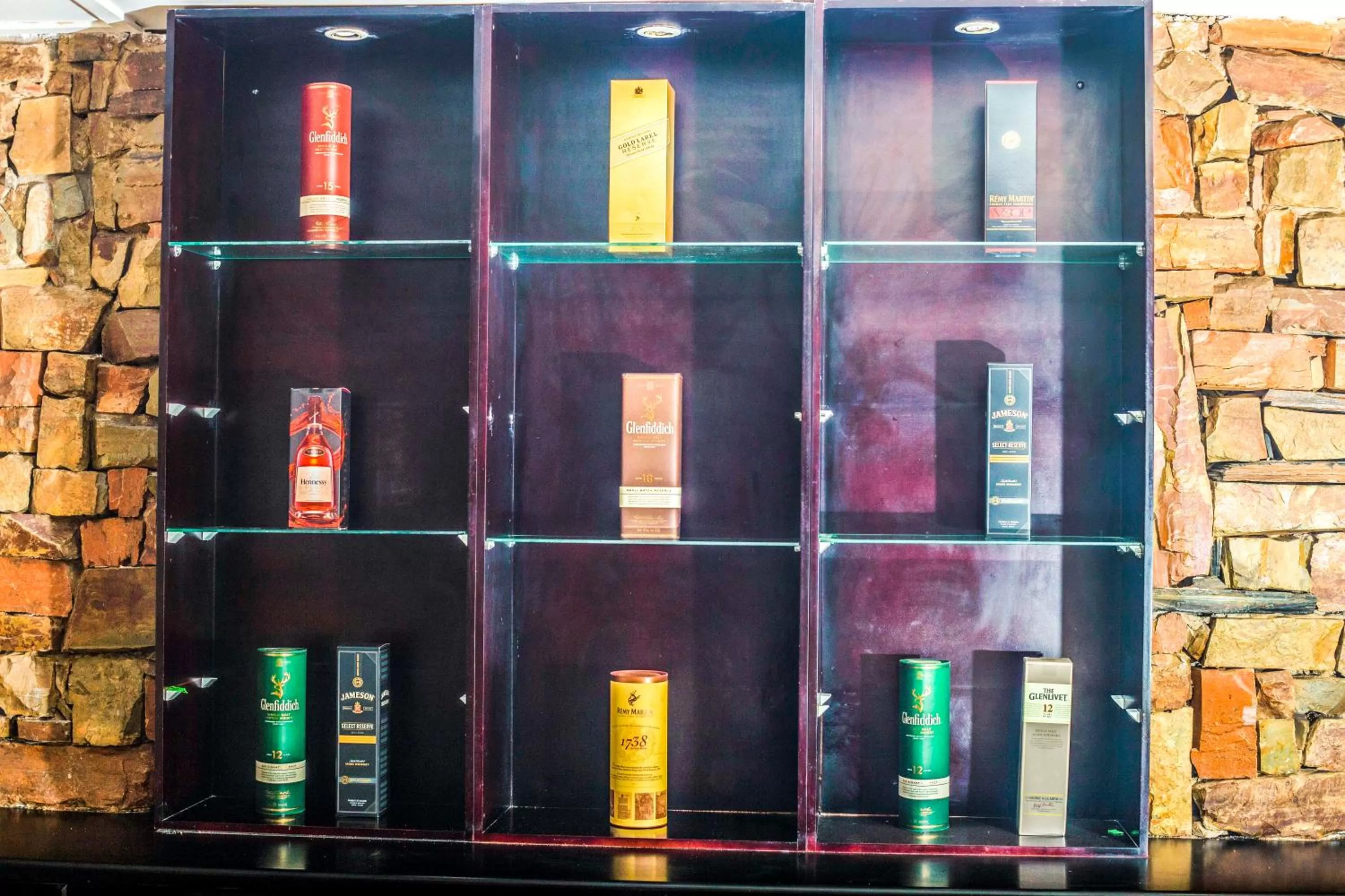 Coyotes Hotel & Conference Centre