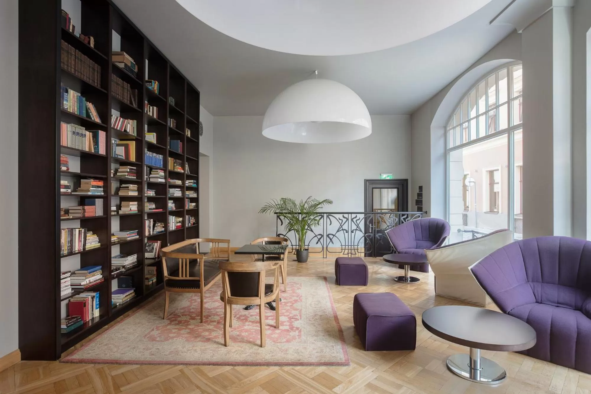 Library in Neiburgs Hotel