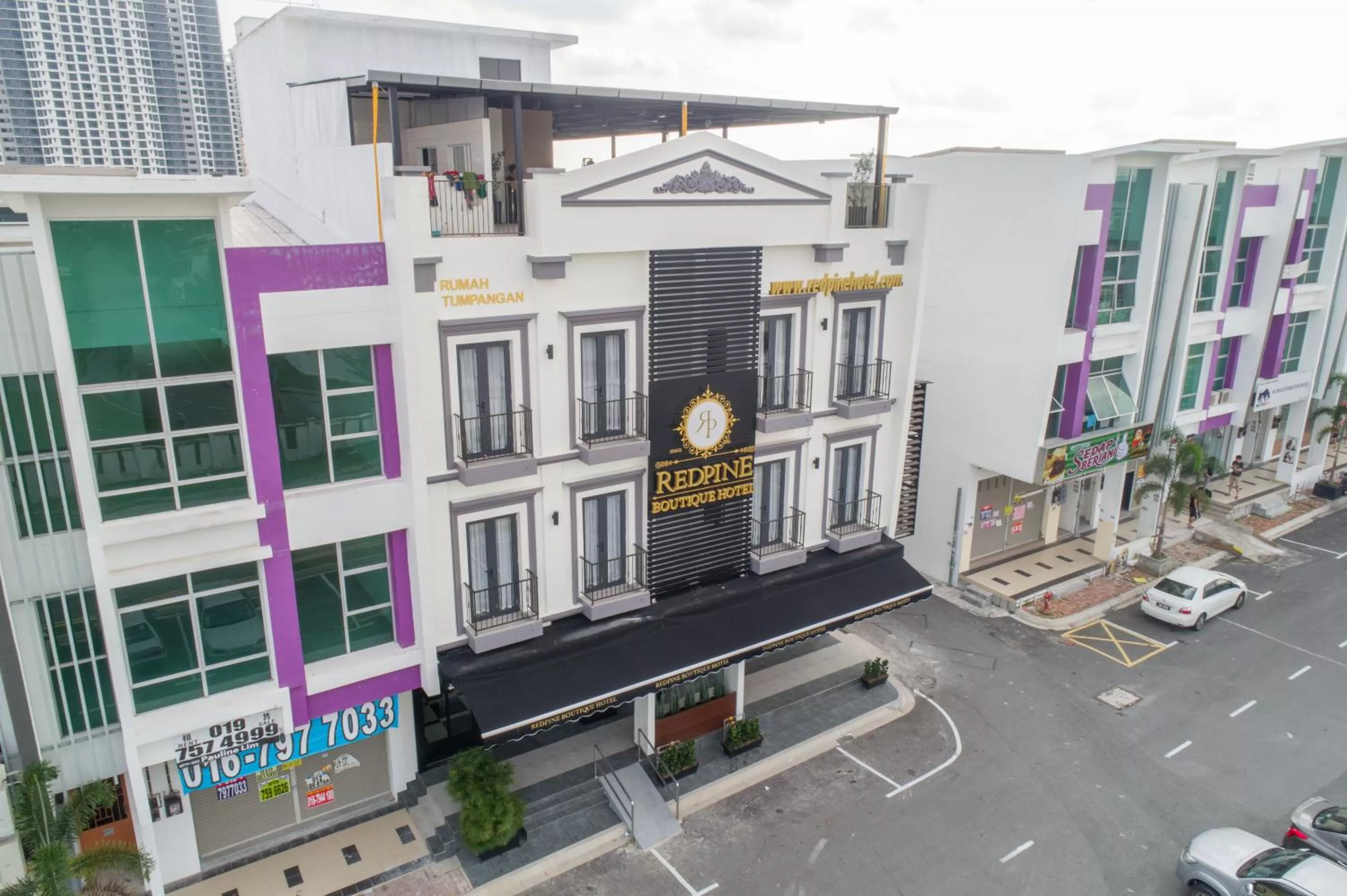 Property building in Redpine Boutique Hotel