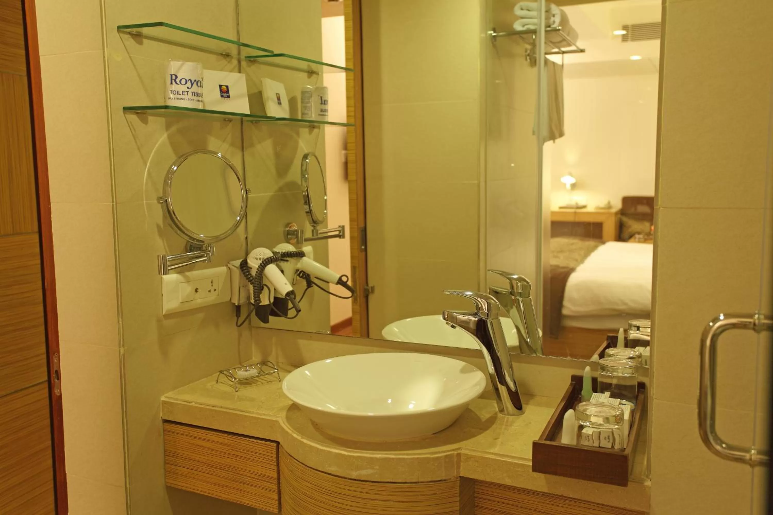Area and facilities in Comfort Inn Legacy