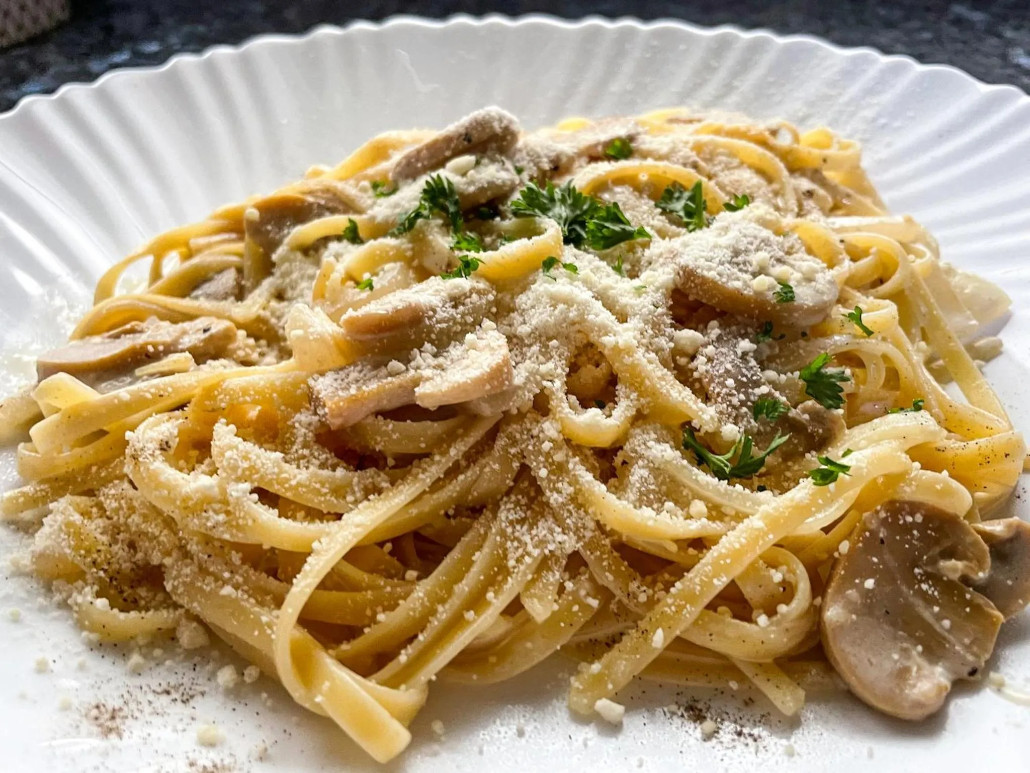 Food and drinks in Lapu-Lapu Cottages & Restaurant