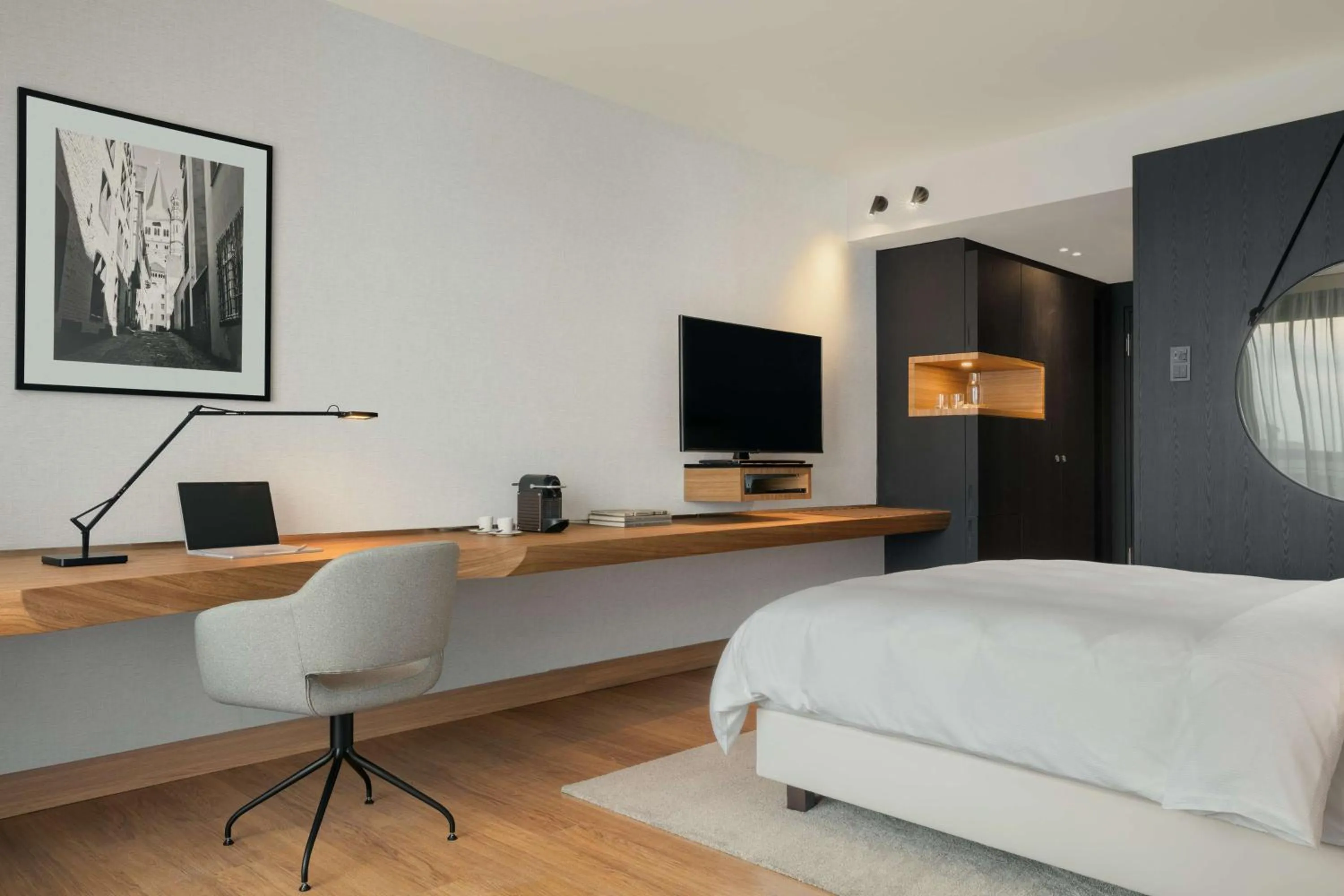 Photo of the whole room, Bed in Radisson Blu Hotel Köln