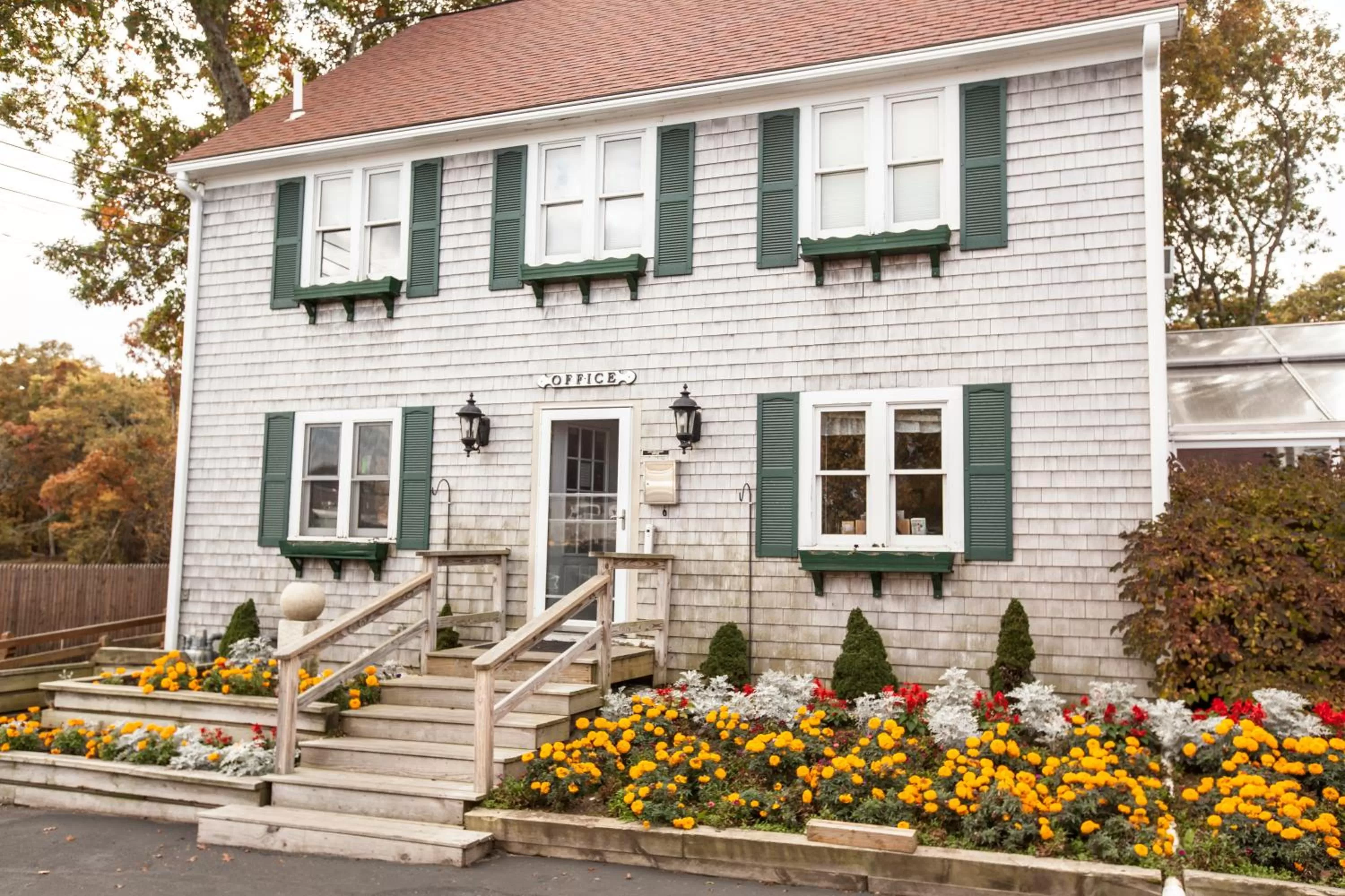 Property building in Cape Winds Resort