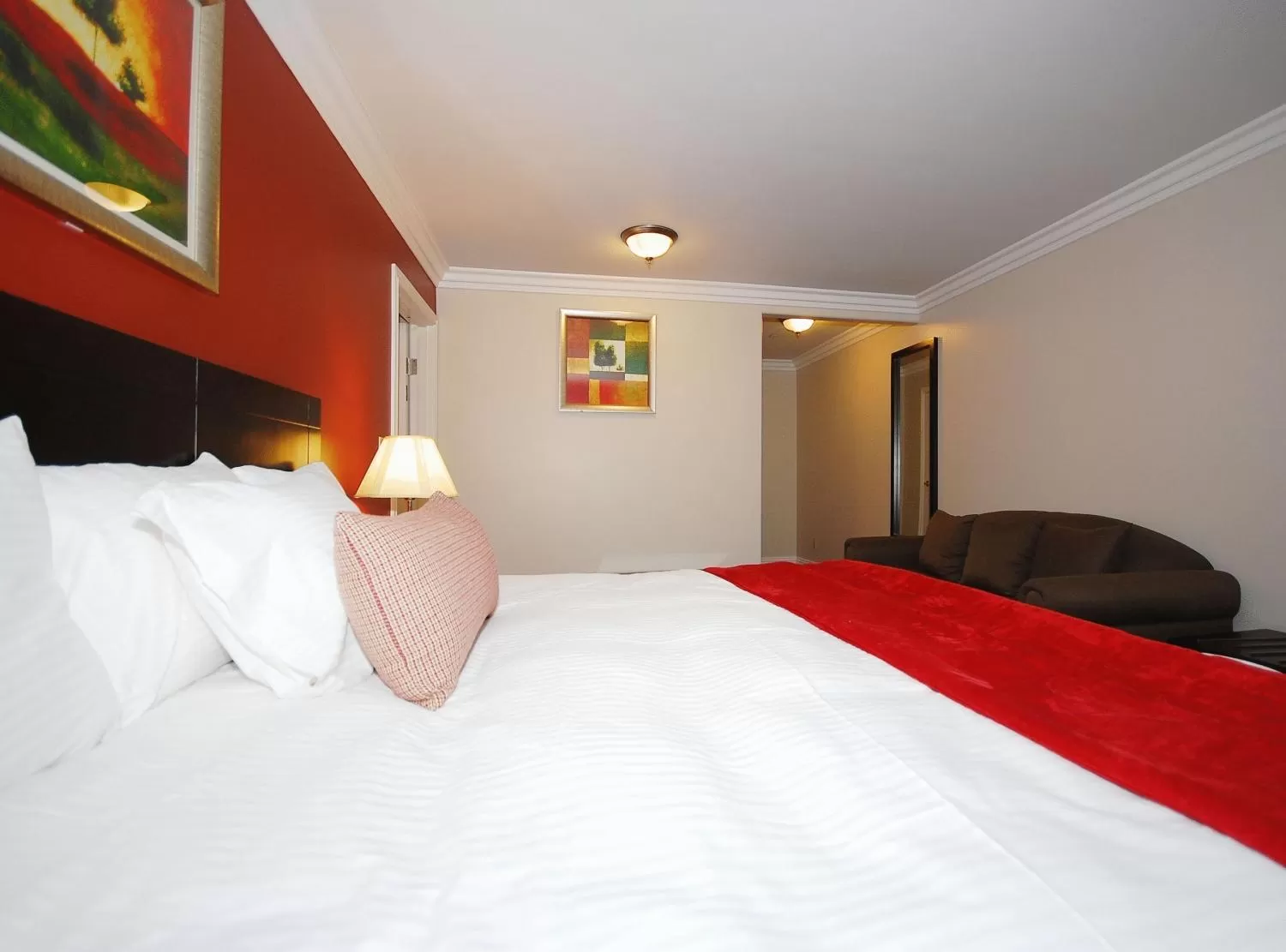 Bed in Best Western Burbank Airport Inn