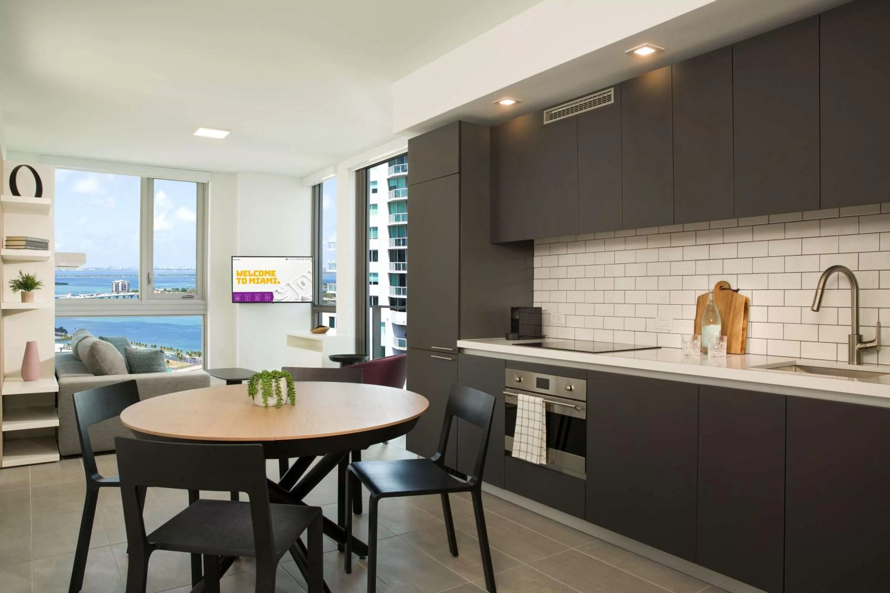 Kitchen or kitchenette in YOTELPAD Miami