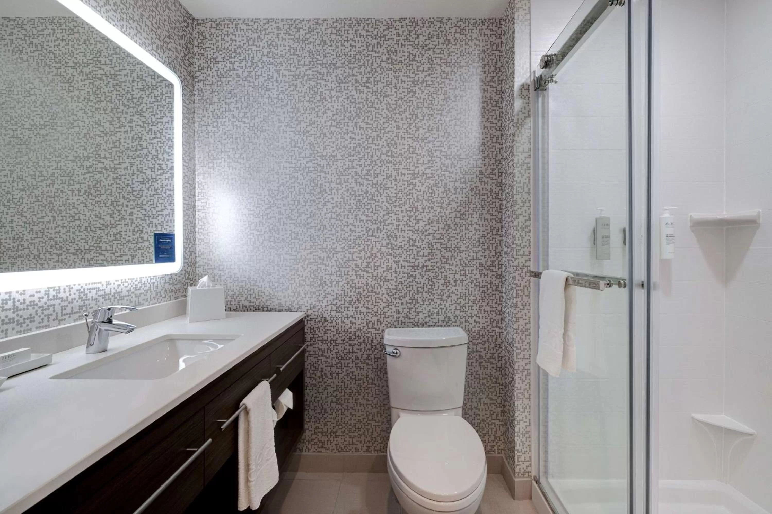 Bathroom in Home2 Suites By Hilton Redding