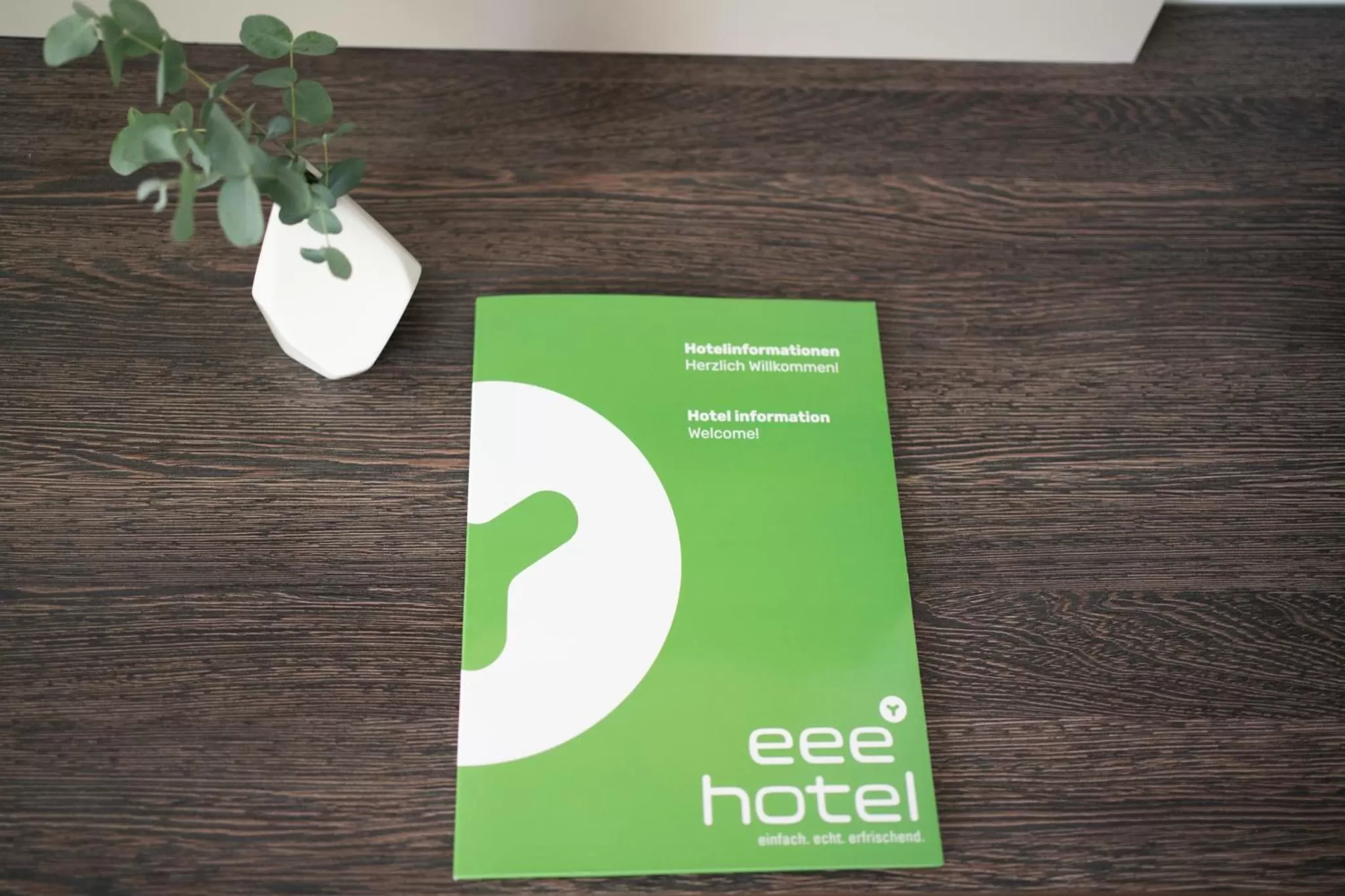 Logo/Certificate/Sign in eee Hotel Liezen