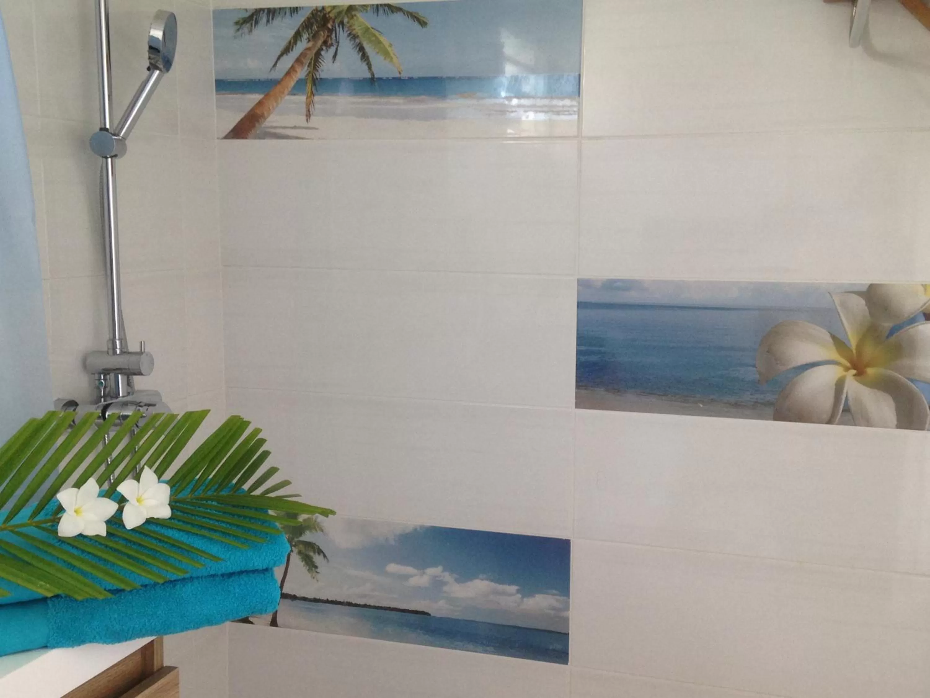 Bathroom in Chambre d'hôte Coeur-CoCo piscine