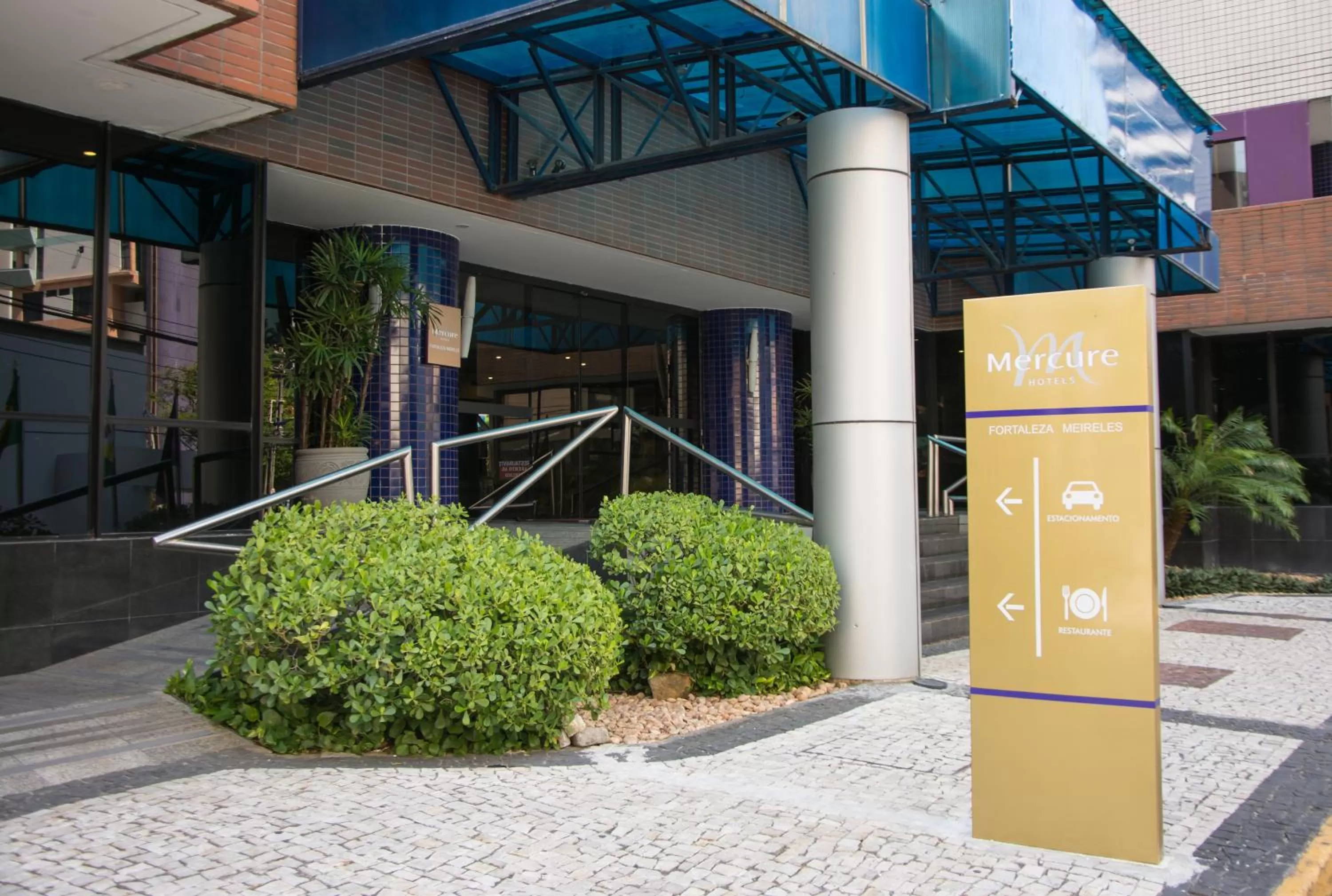 Facade/entrance in Mercure Fortaleza Meireles