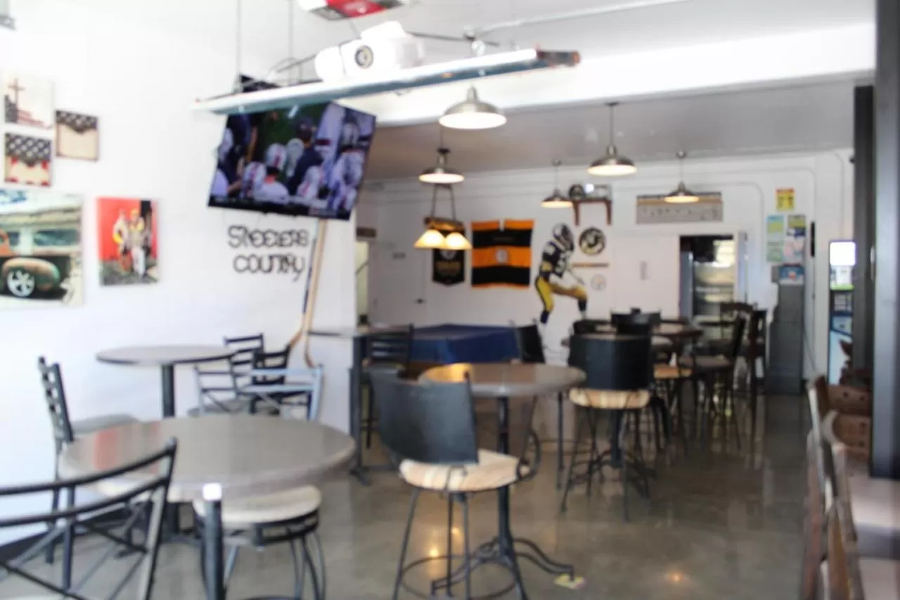 Restaurant/places to eat in Creekside Lodge and Cabins