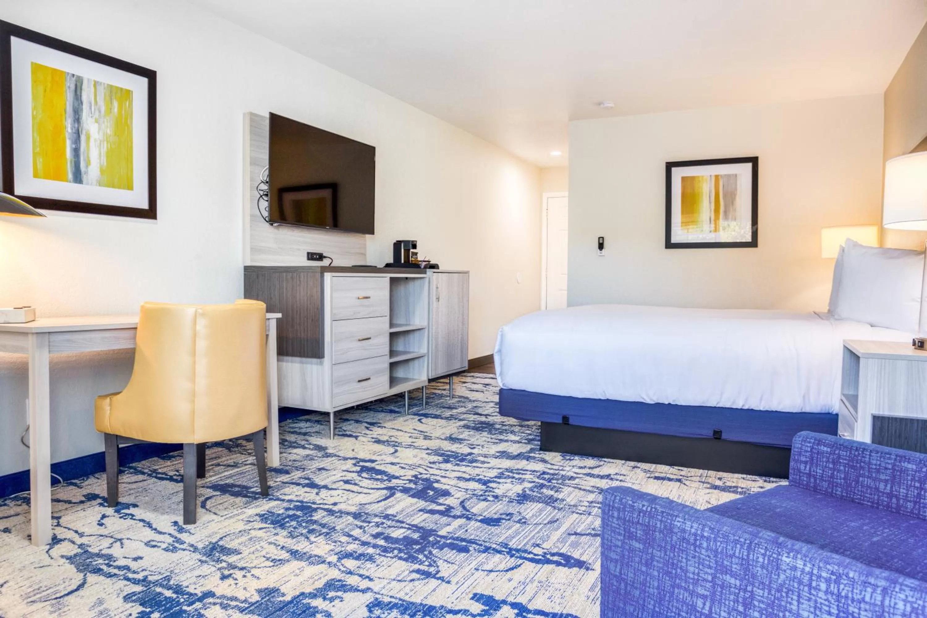 Bedroom, Bed in Creekside Inn Downtown