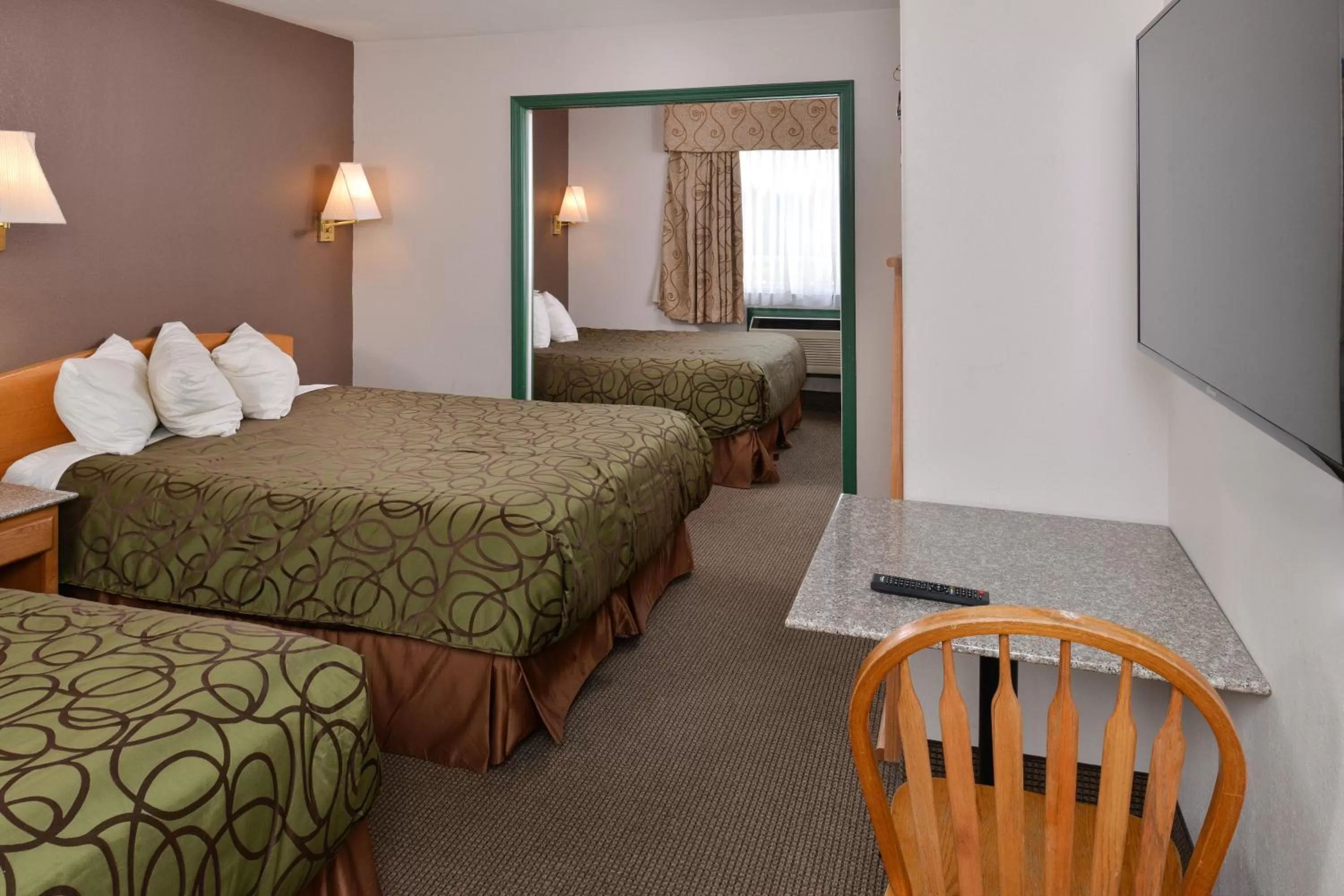 Queen Room - Non-Smoking in Canadas Best Value Inn Valemount