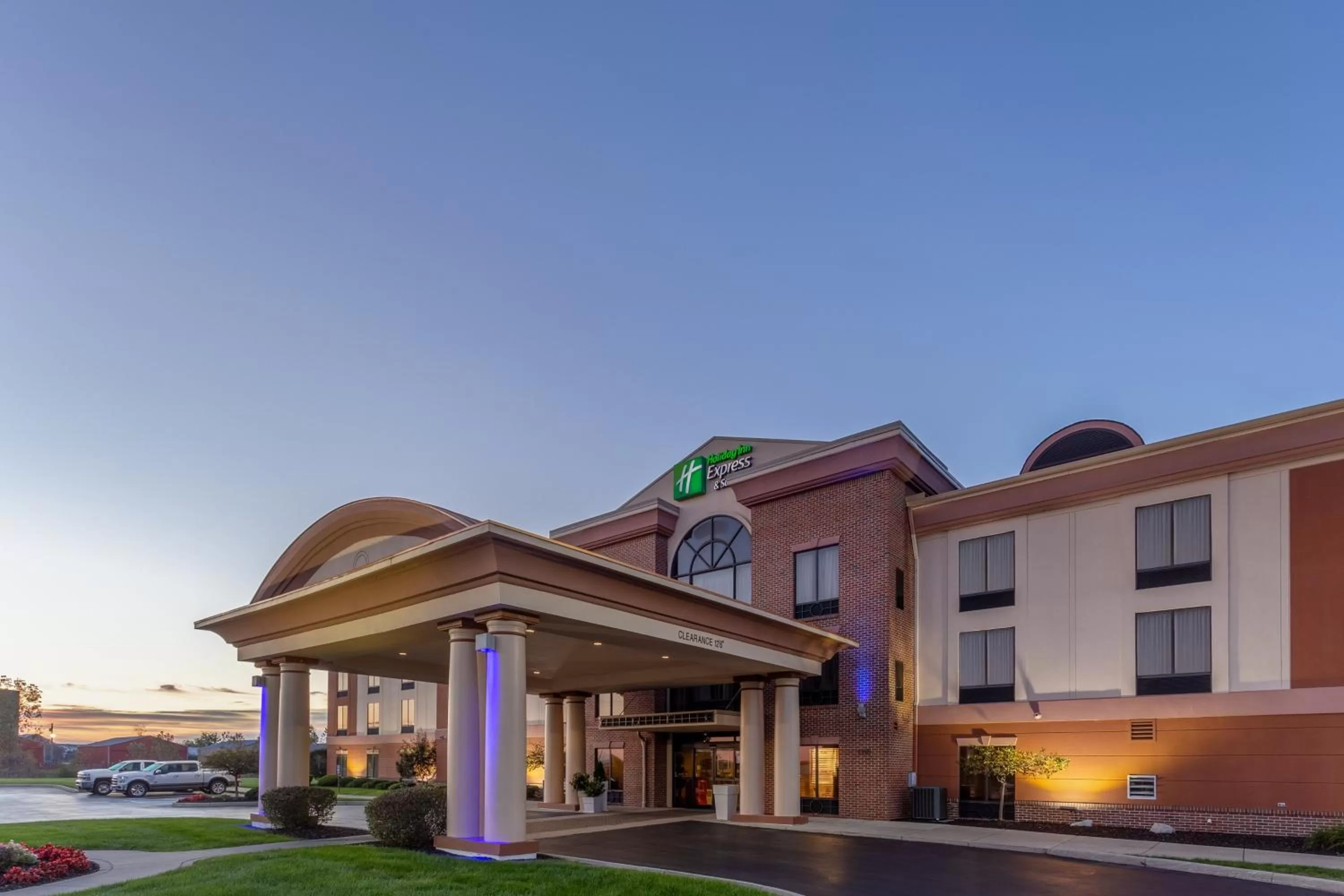 Property building in Holiday Inn Express Hotel & Suites Bowling Green by IHG