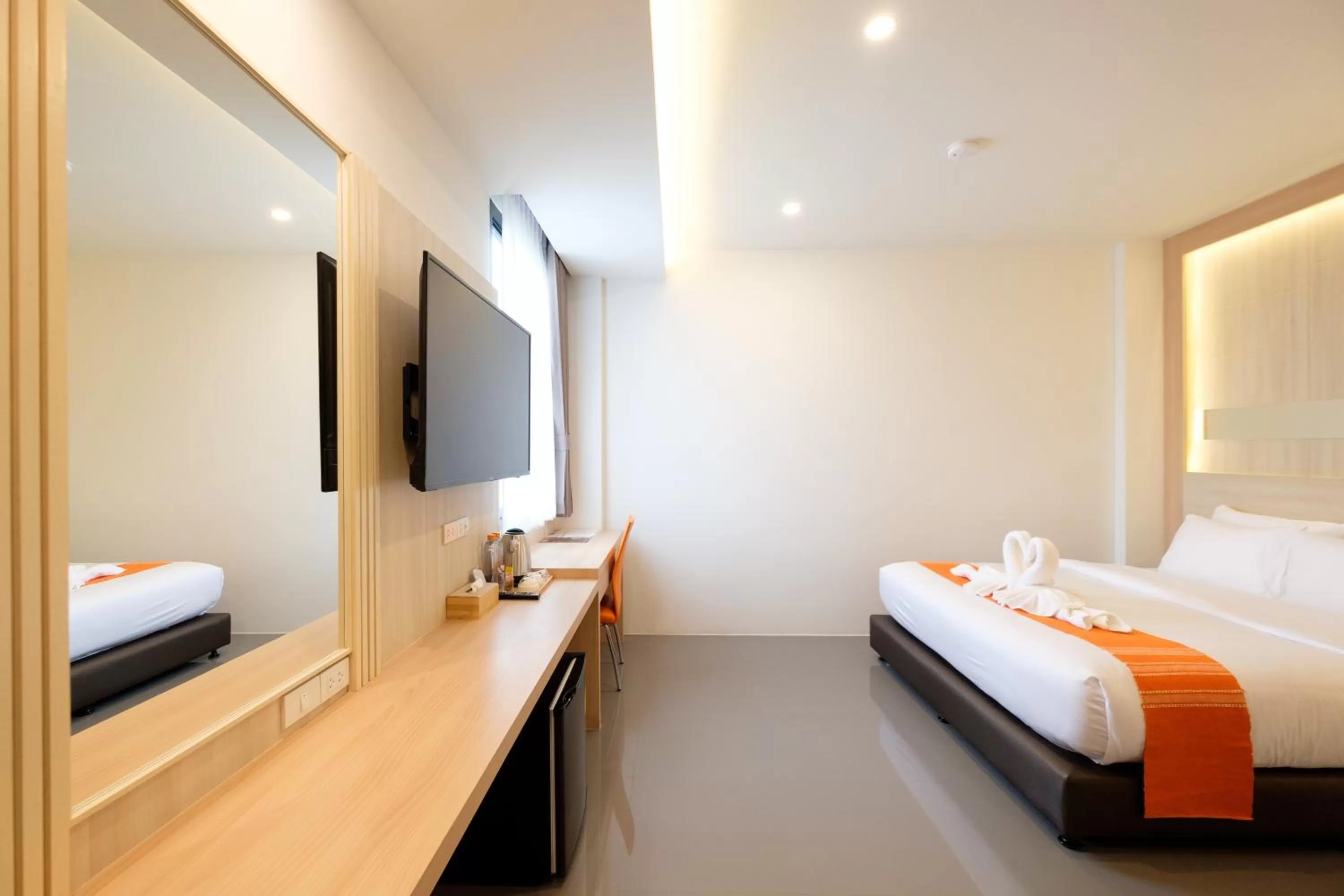 towels, Bed in Monte Maesot hotel