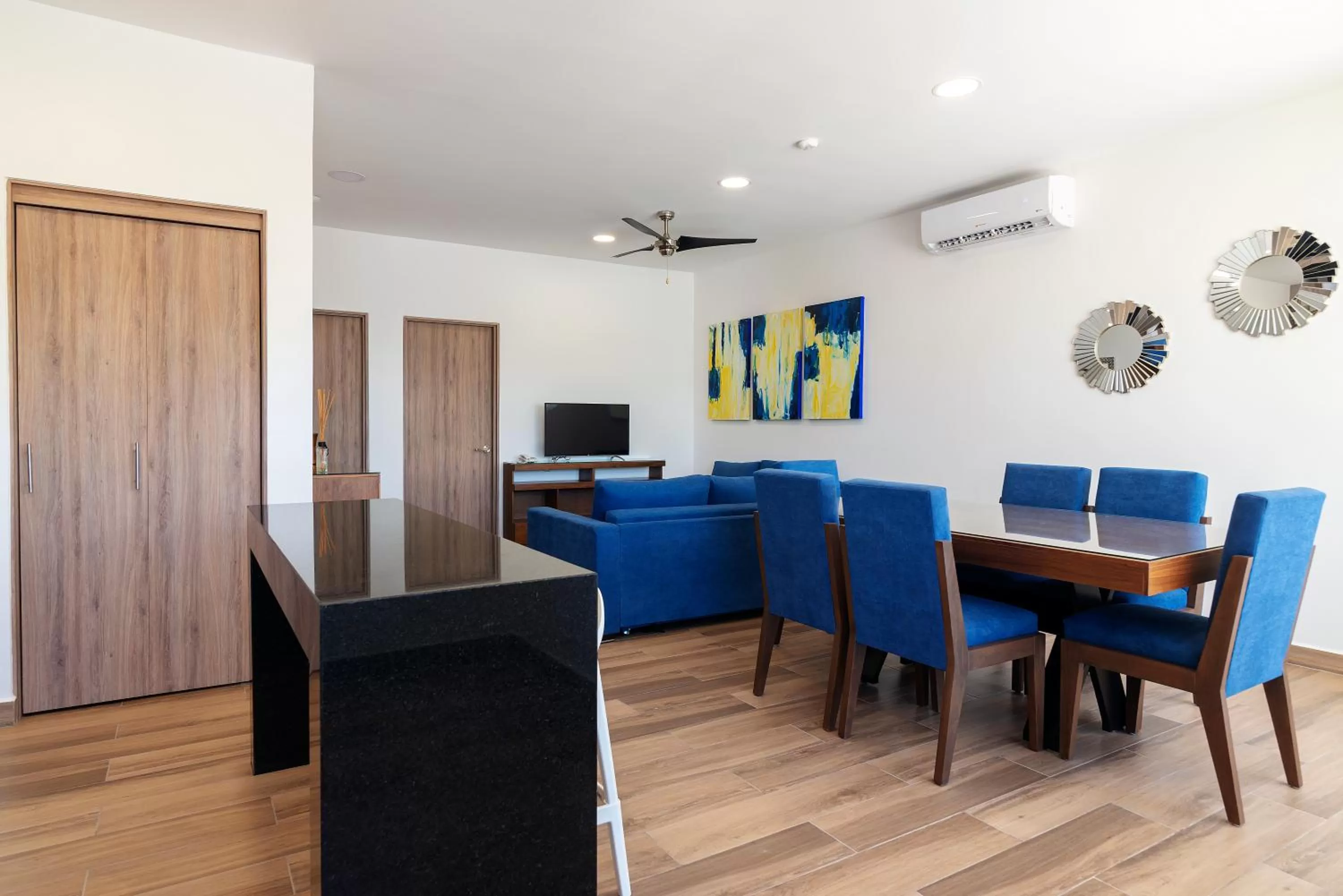 Living room in Heaven Hotel