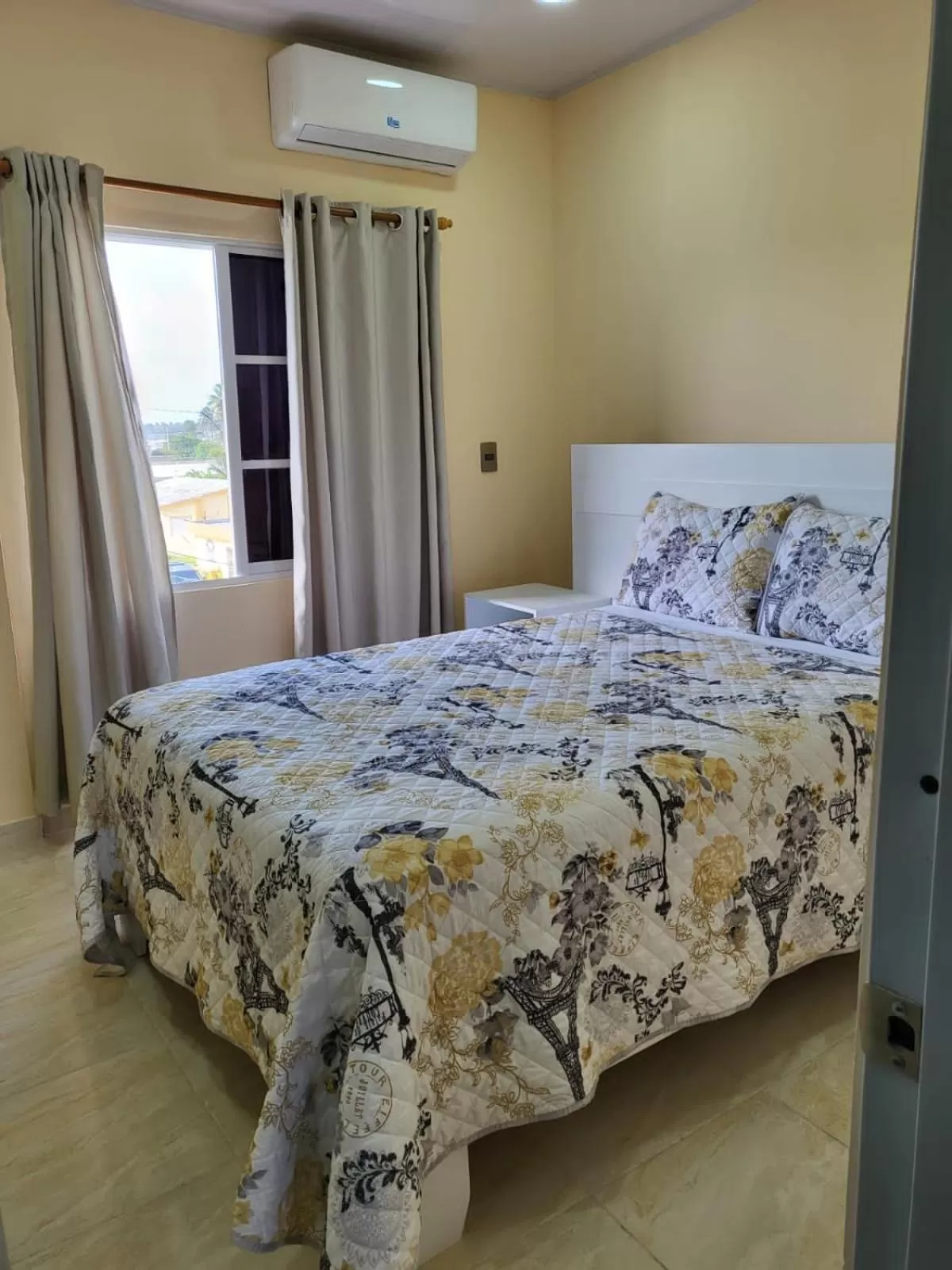 Bed in Apartahotel MACADANA