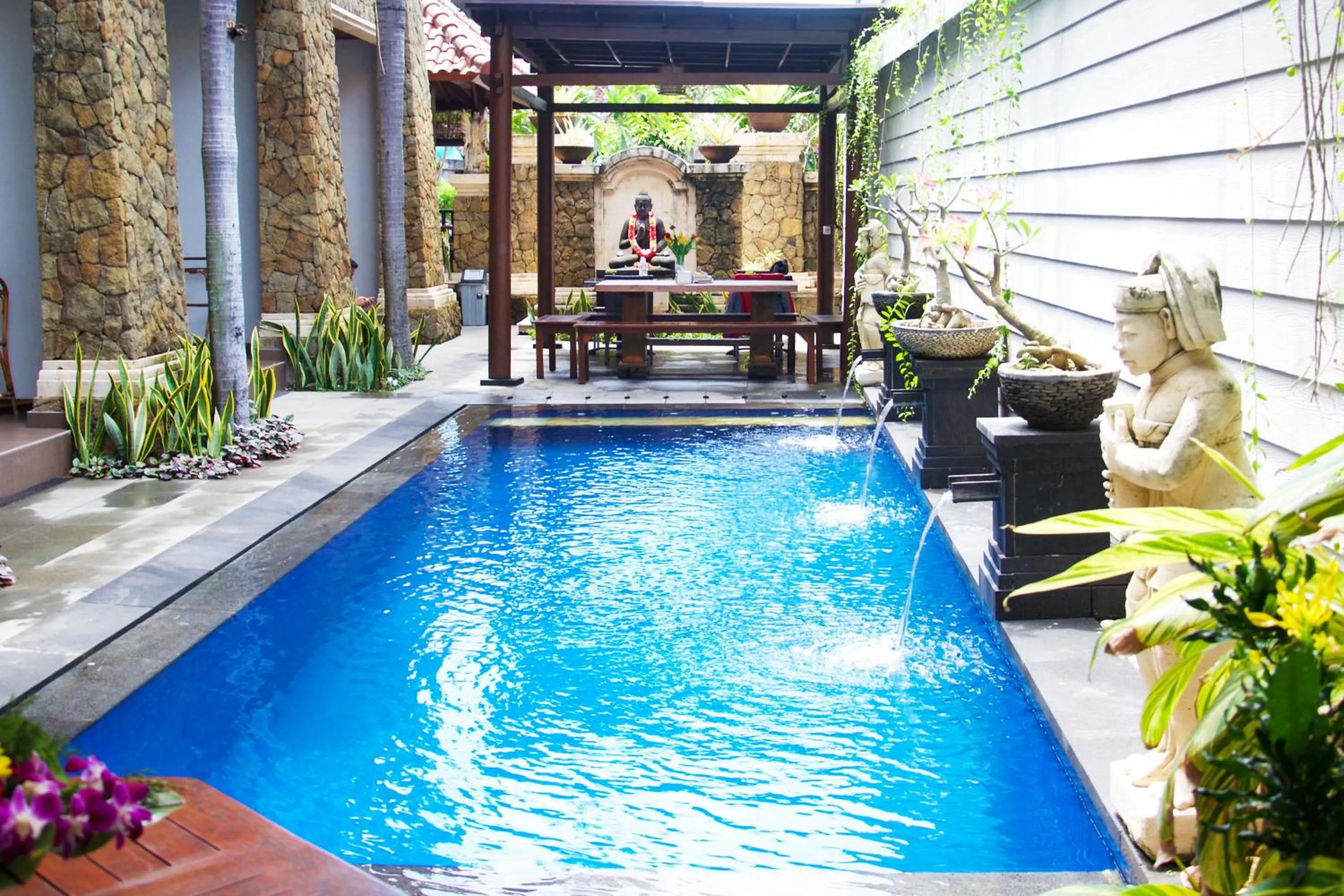 Swimming pool in Sindhu Mertha Sanur