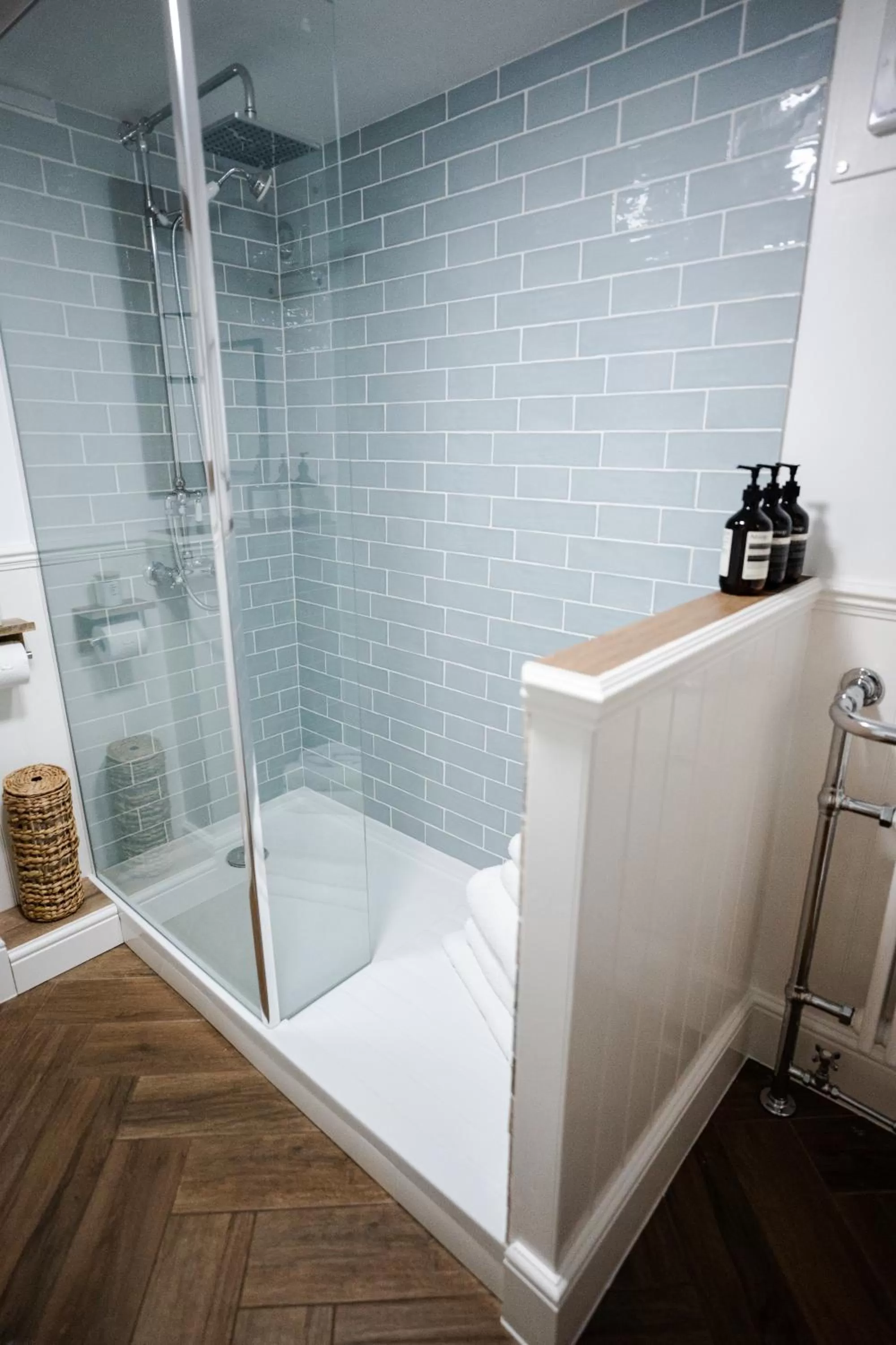 Shower, Bathroom in Hovell Hall Country Bed and Breakfast